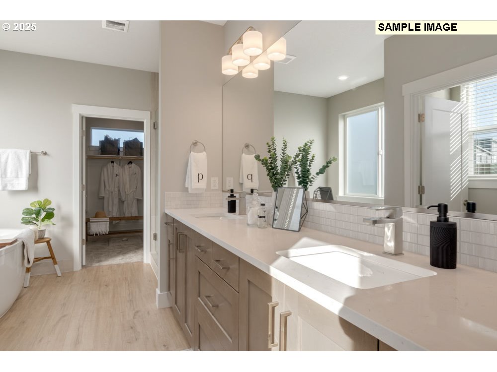 property viewer photo 5