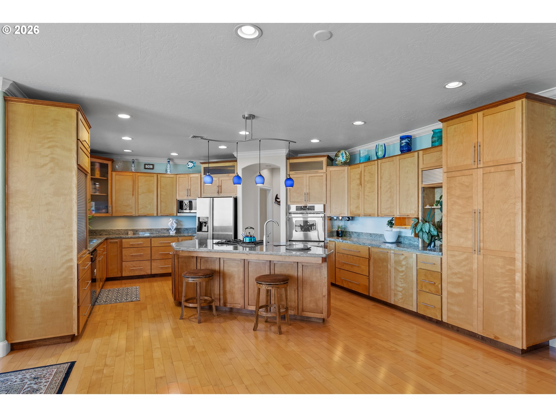 main property photo 6
