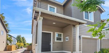 image of property with 3 Bed | 2 Bath | 1,558 Sqft