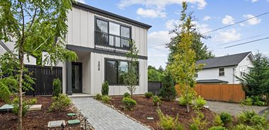 image of property with 3 Bed | 2 Bath | 1,554 Sqft