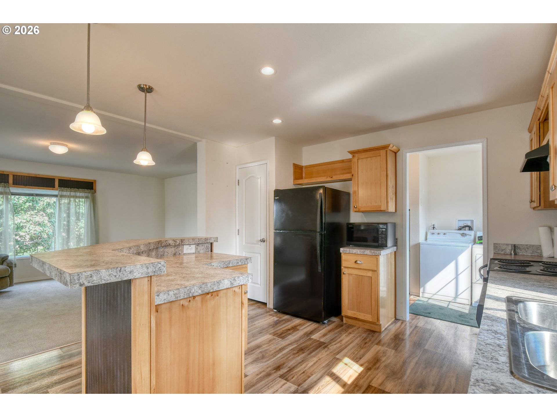main property photo 13