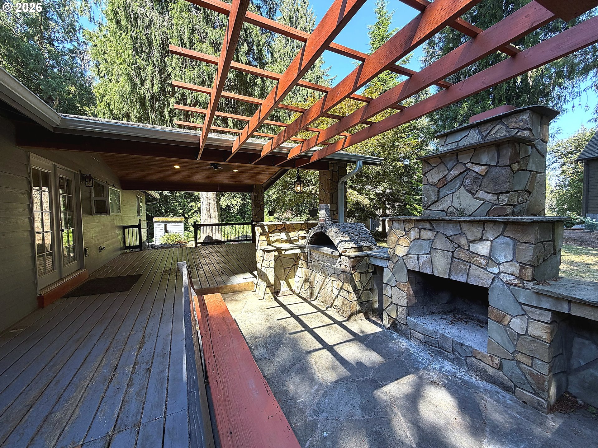 main property photo 23