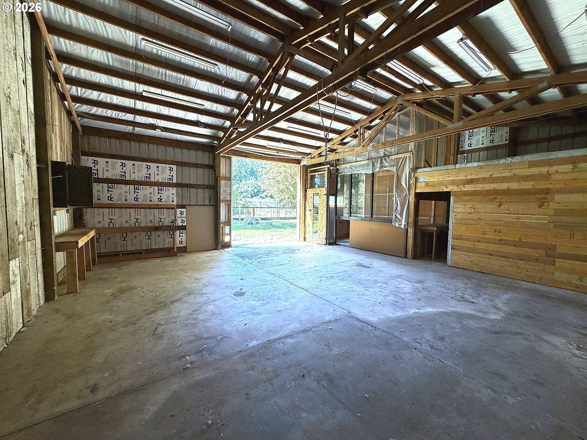 main property photo 40