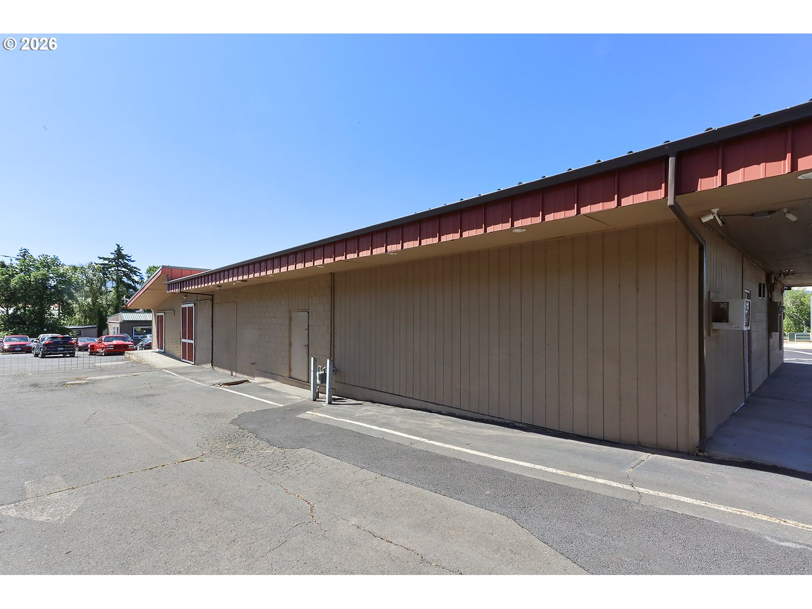 main property photo 20