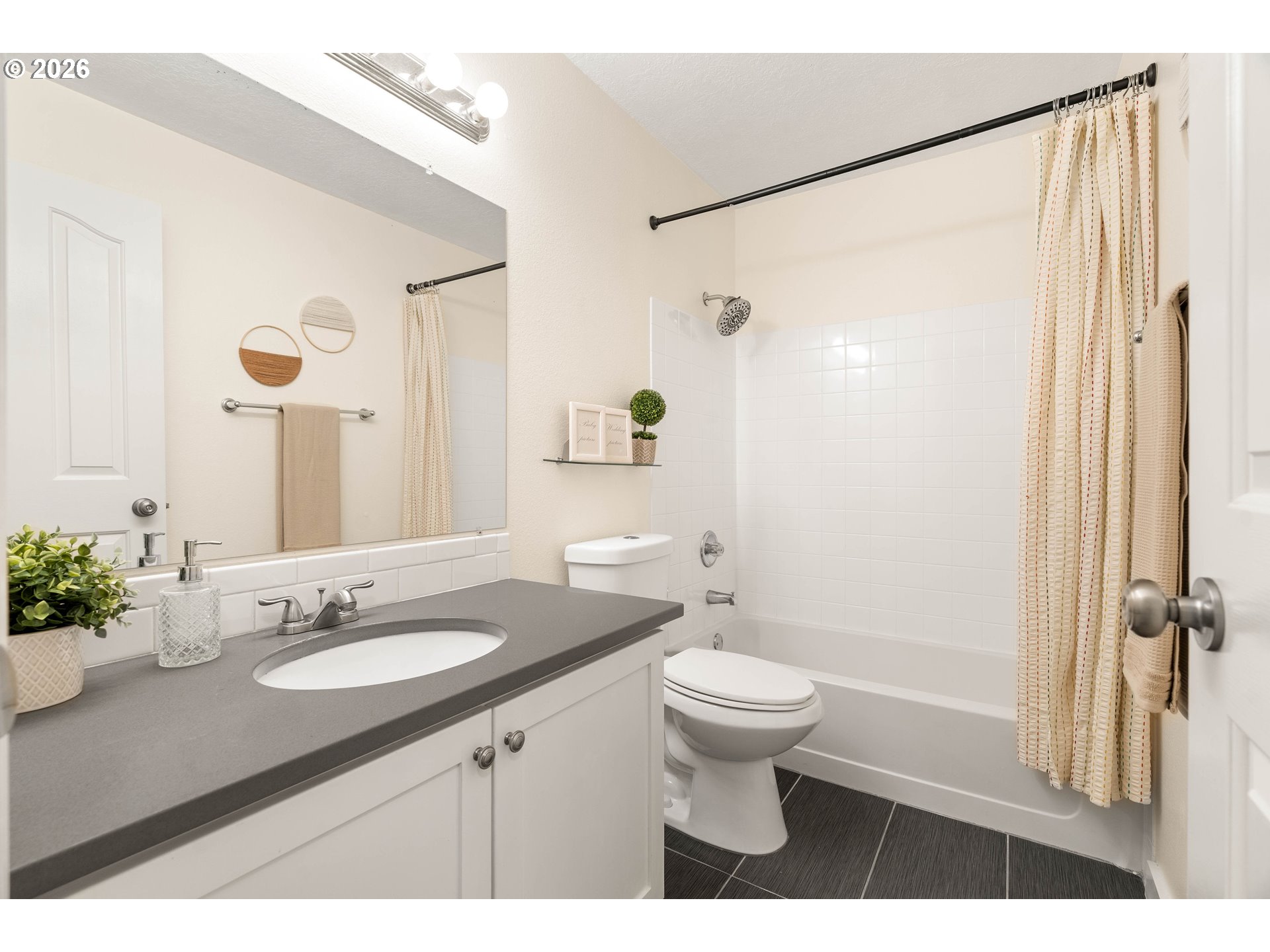 property viewer photo 23