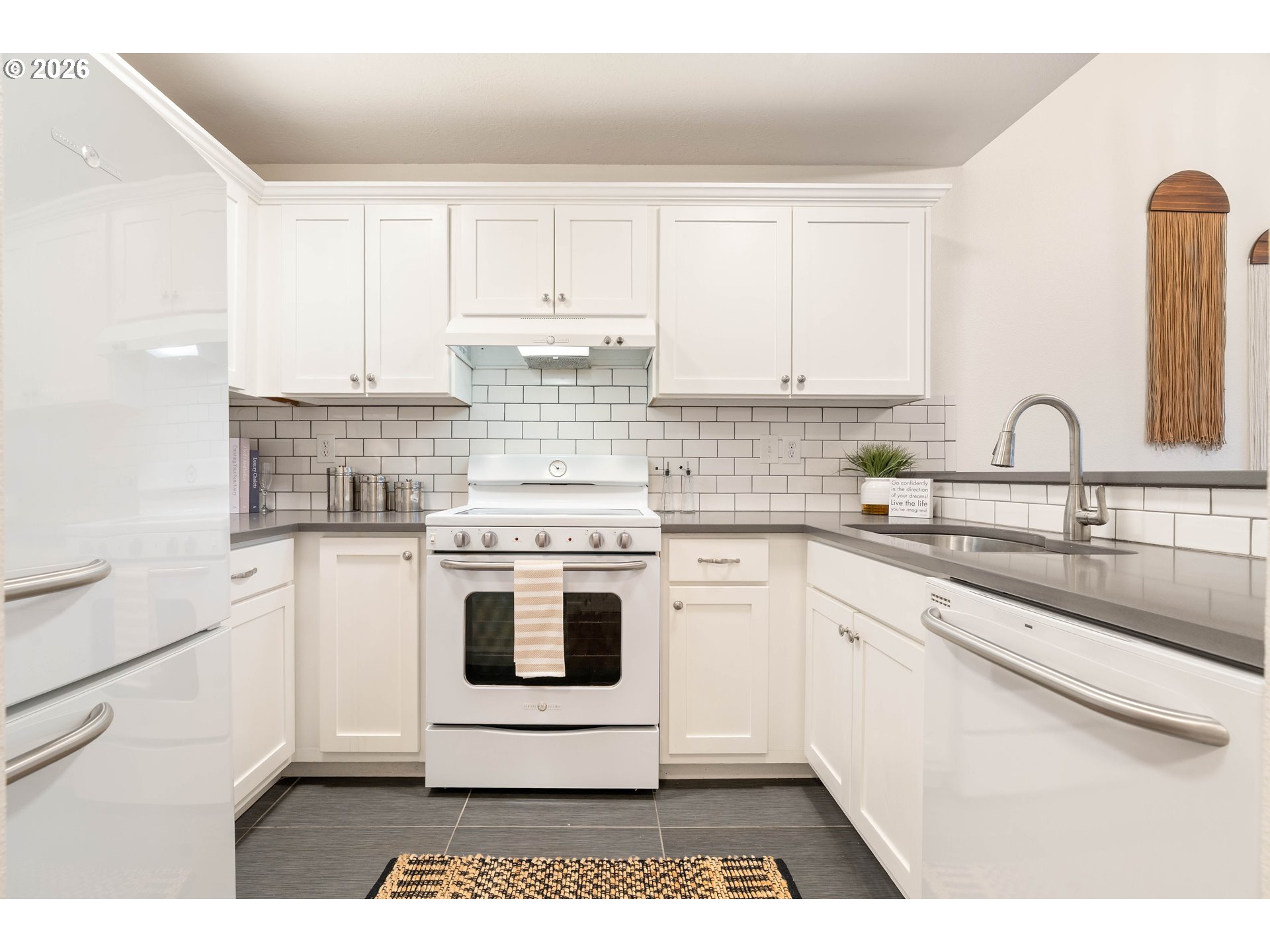 property viewer photo 4