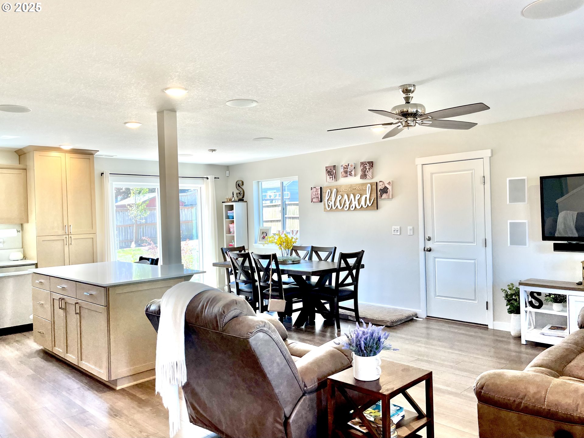 property viewer photo 4