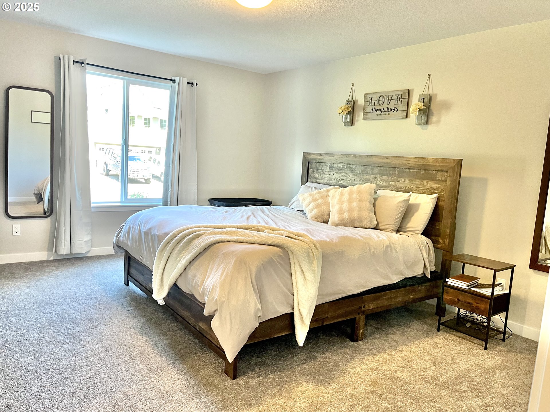 property viewer photo 6