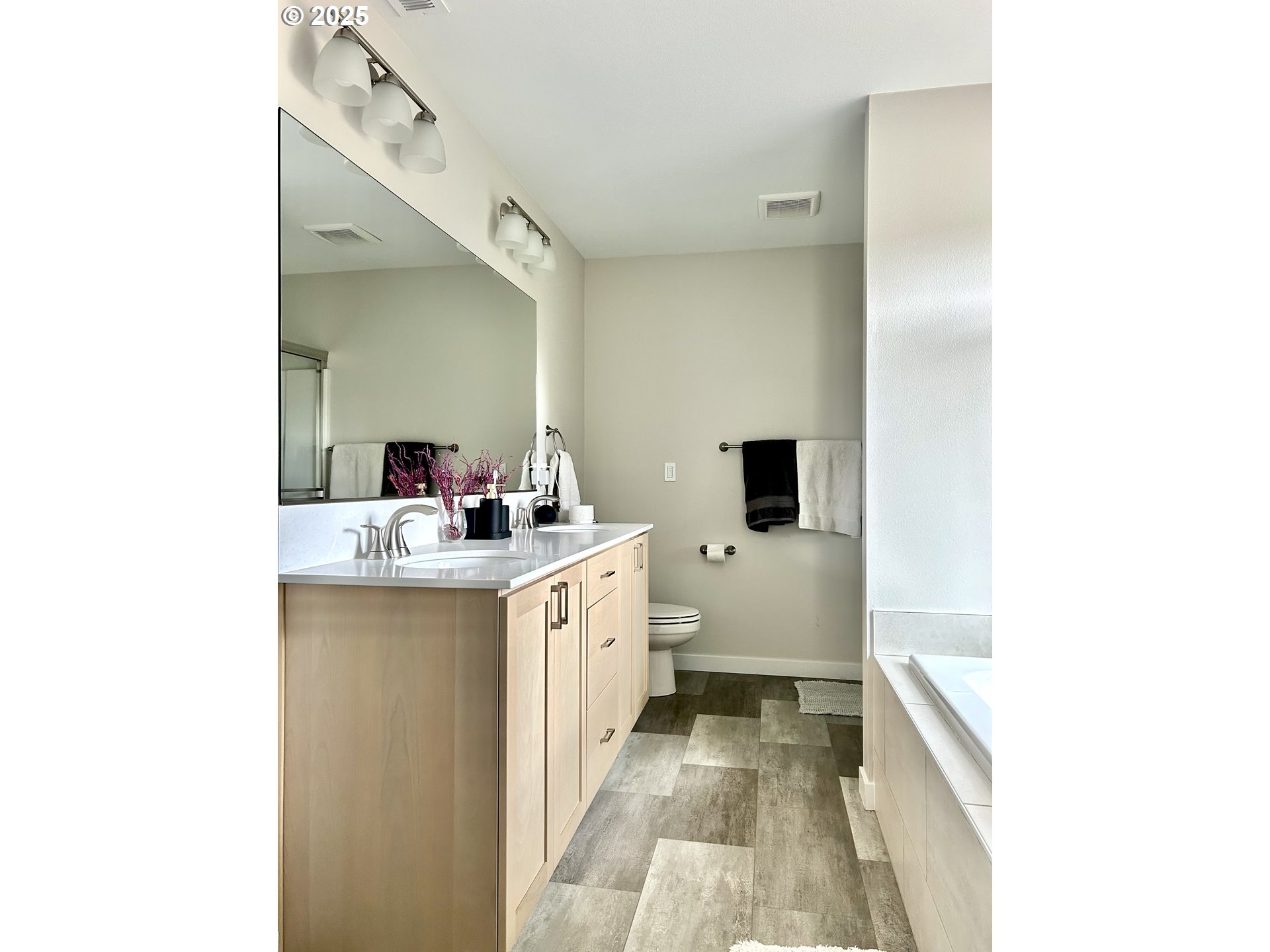 property viewer photo 9