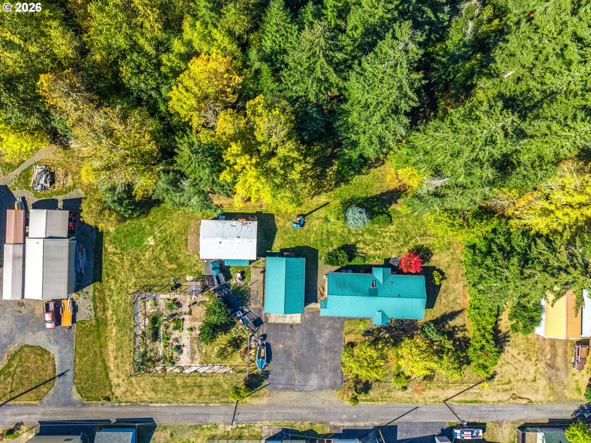 main property photo 37