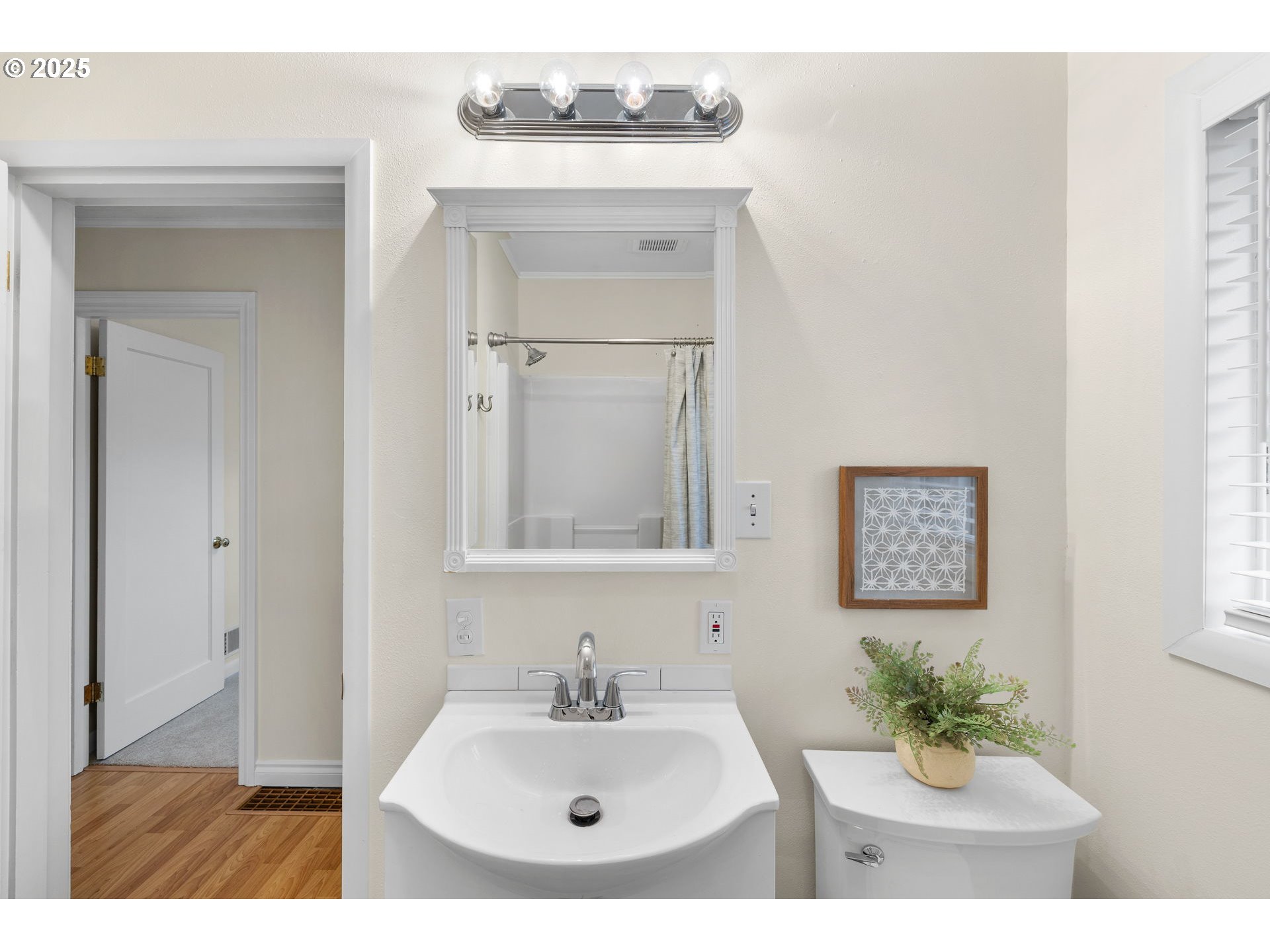 property viewer photo 14
