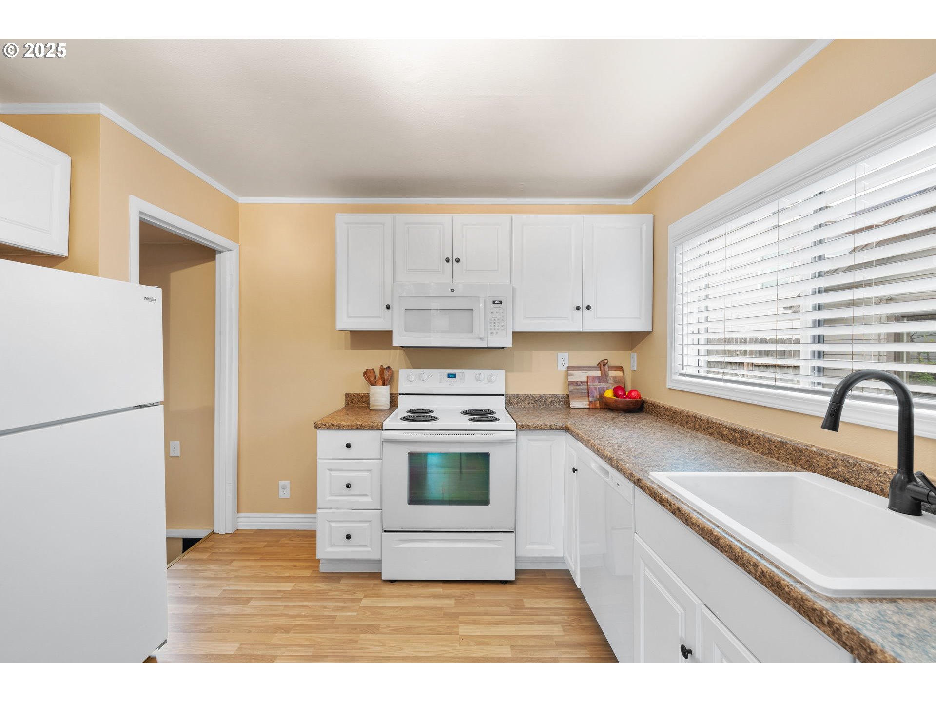 property viewer photo 15