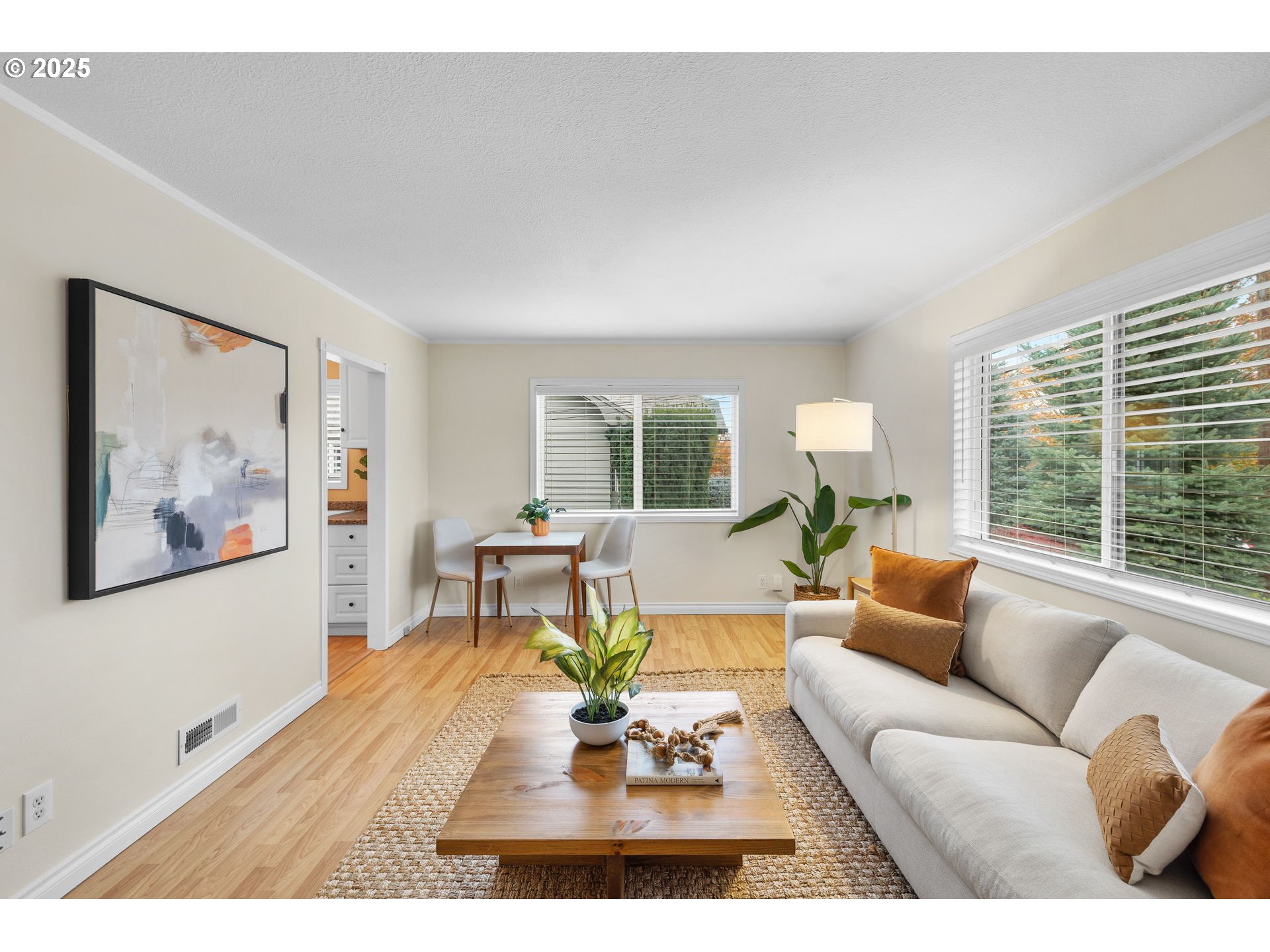 property viewer photo 2
