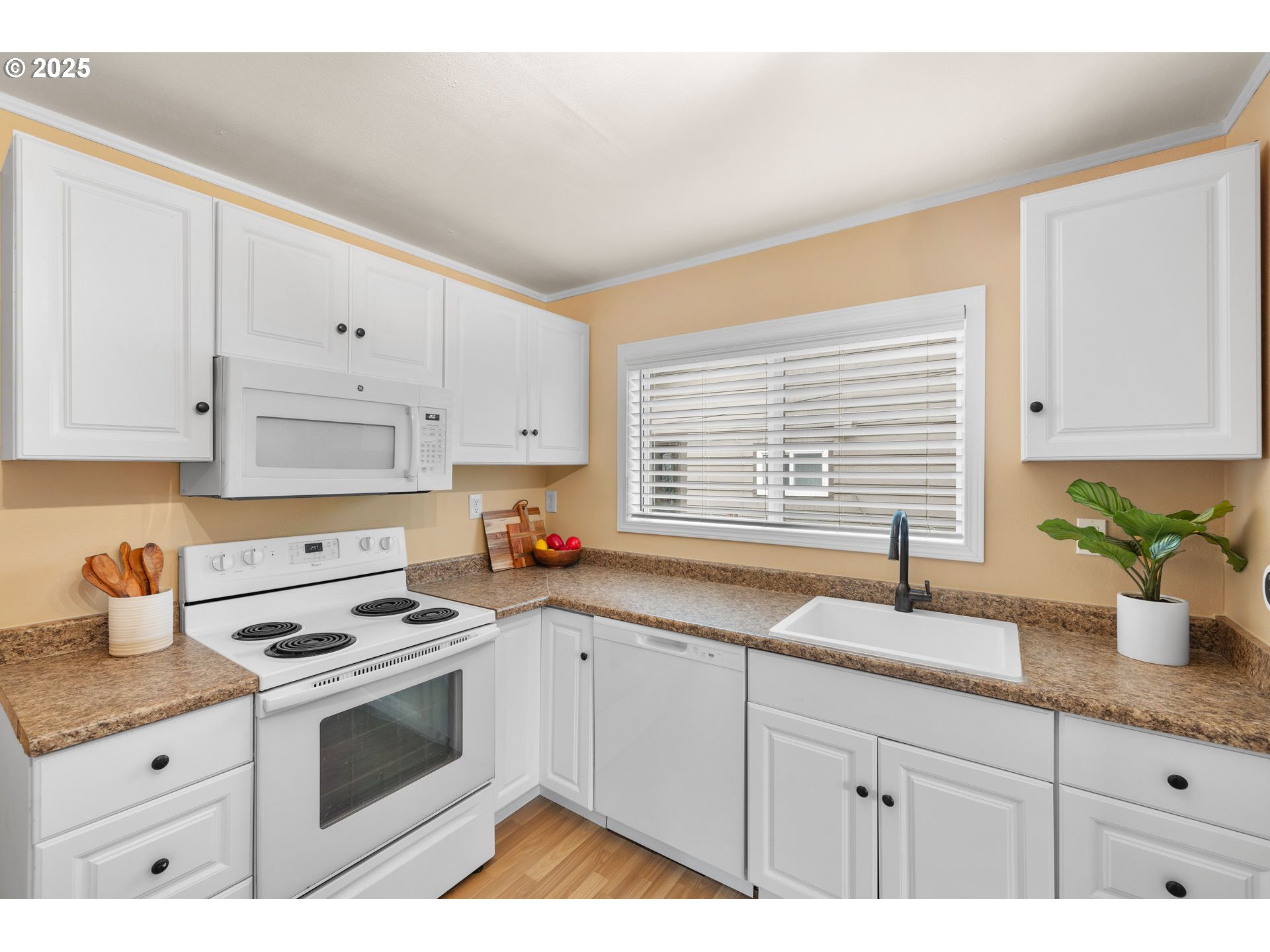 property viewer photo 4