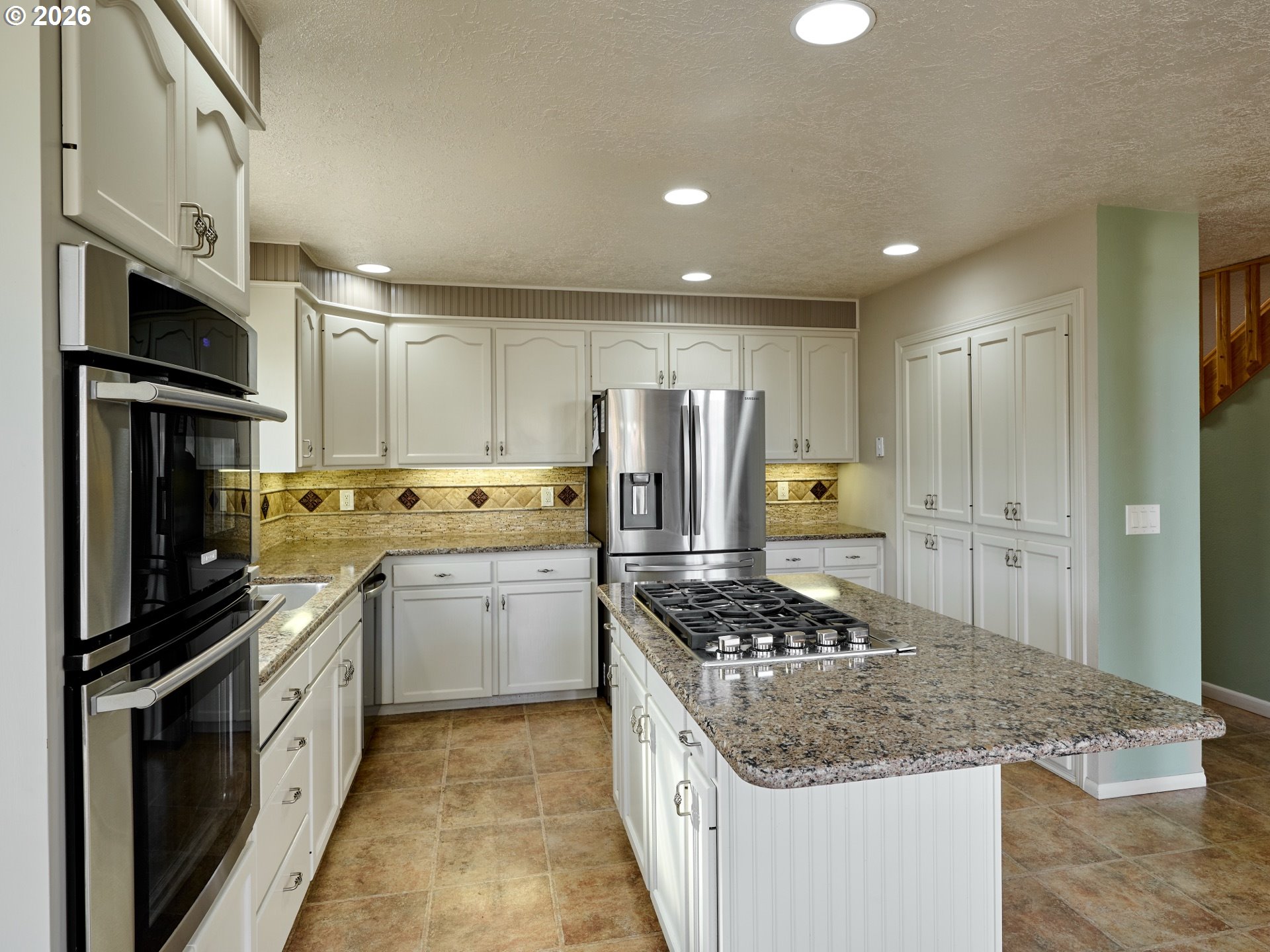 main property photo 6