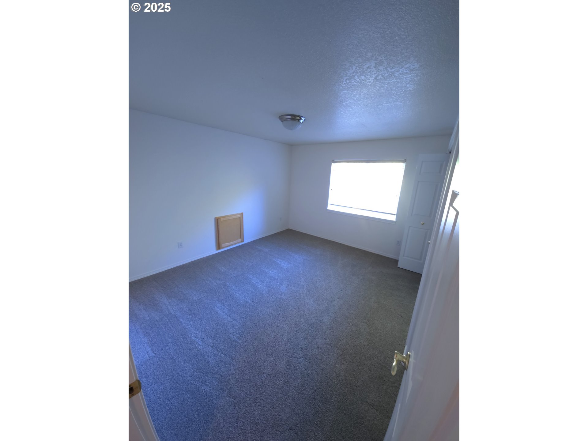 property viewer photo 18