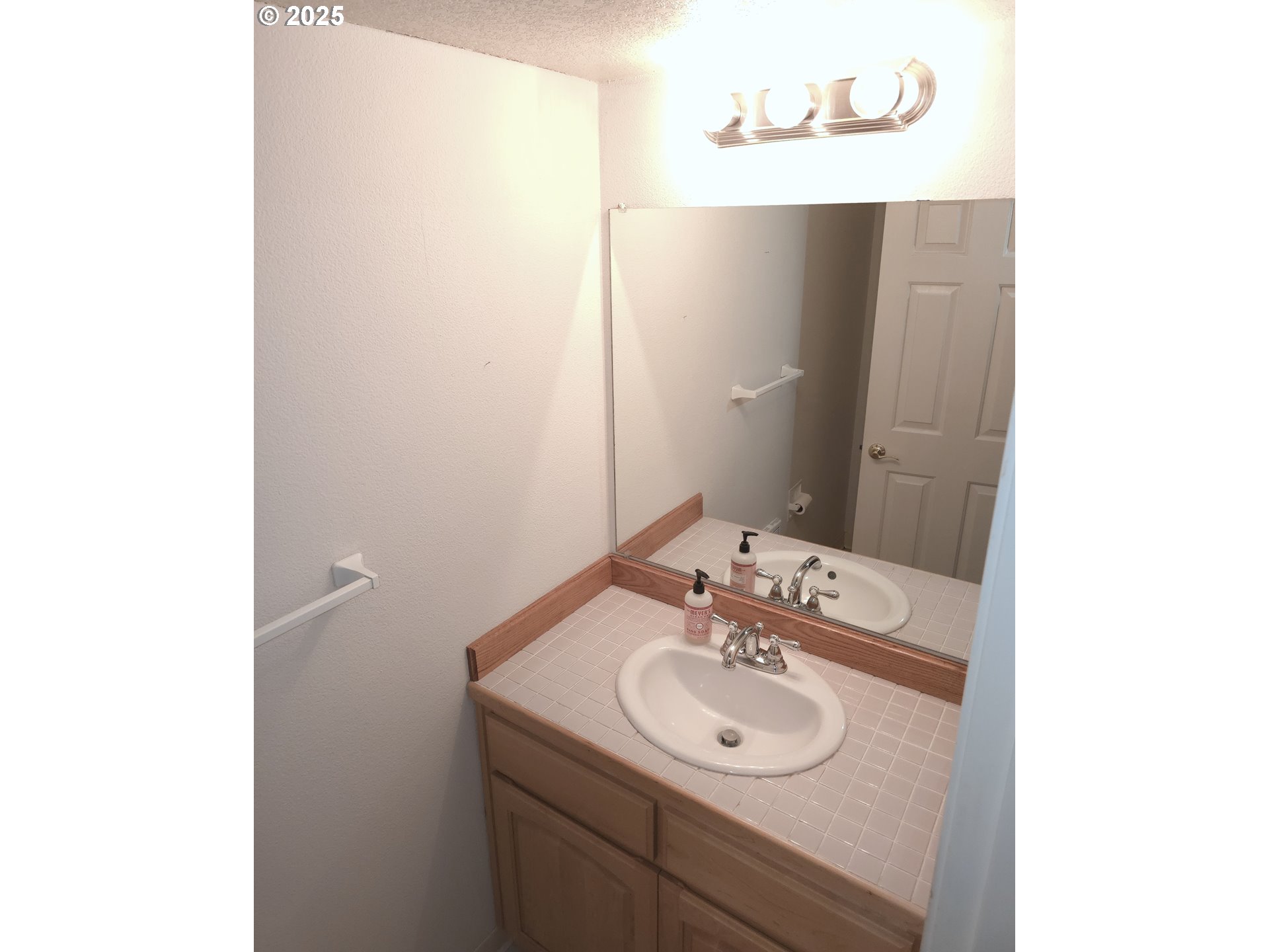 property viewer photo 2