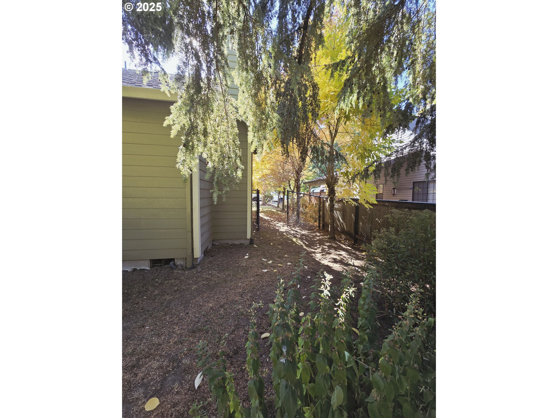 property viewer photo 20