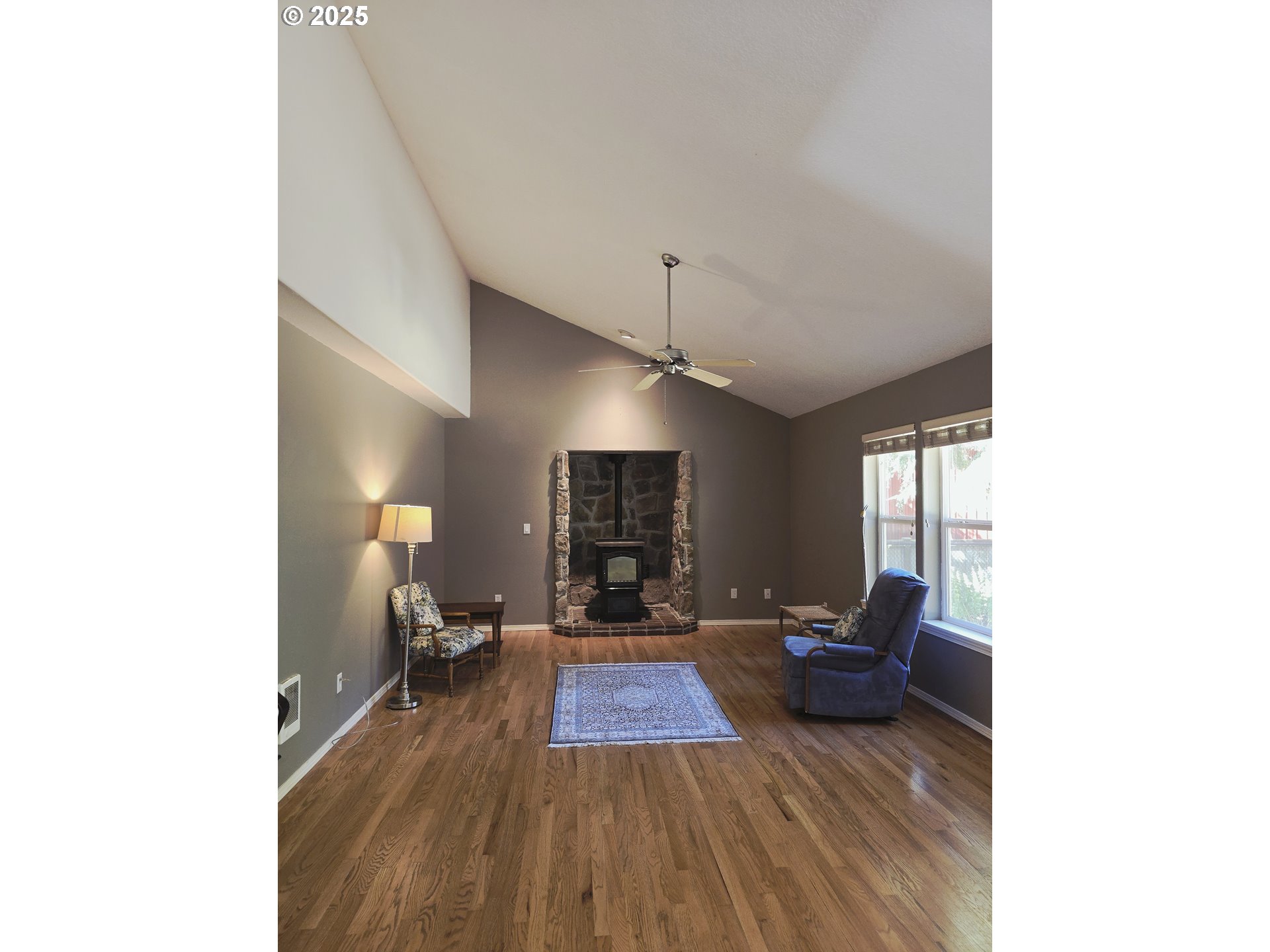 property viewer photo 5
