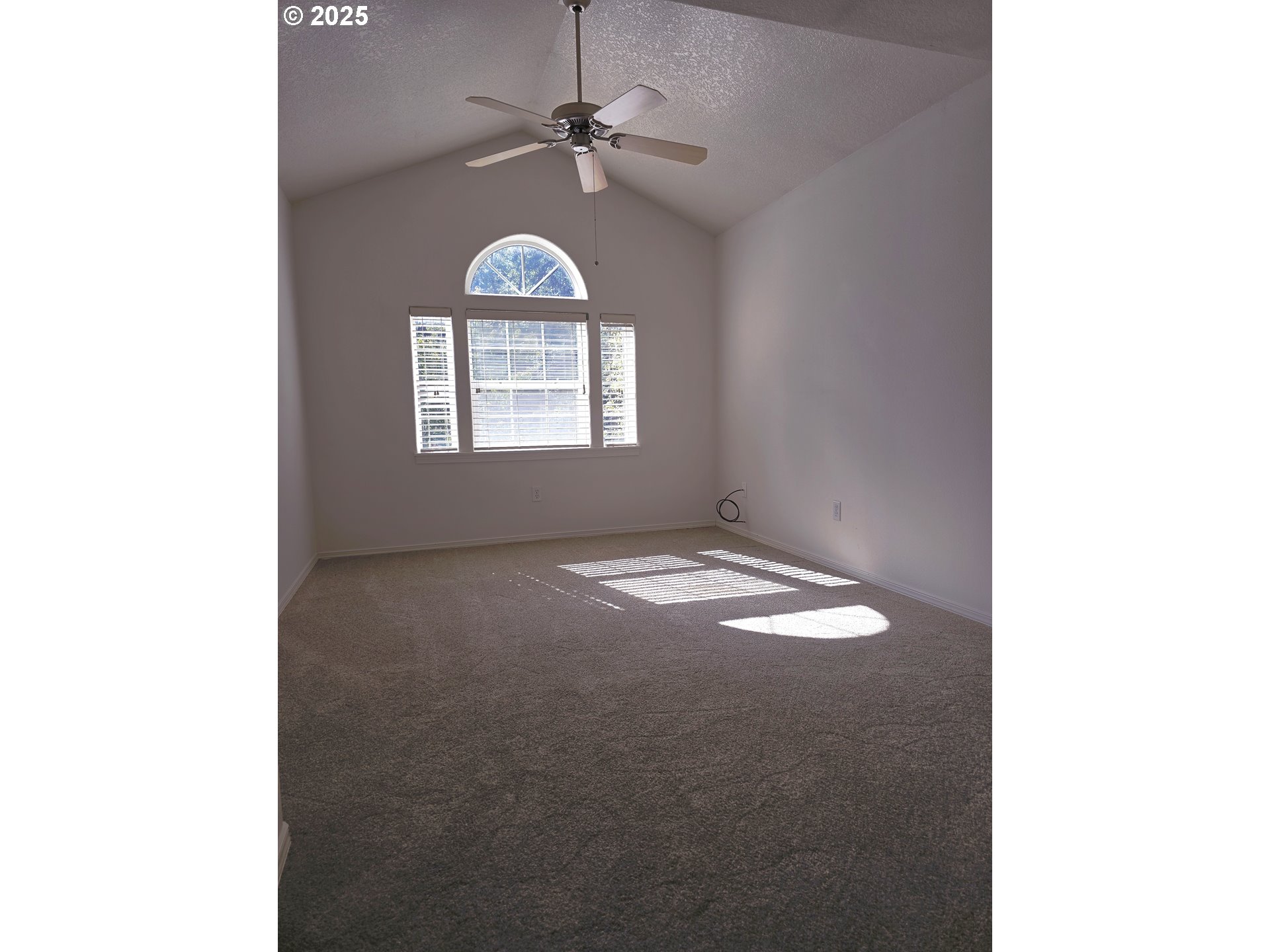 property viewer photo 9