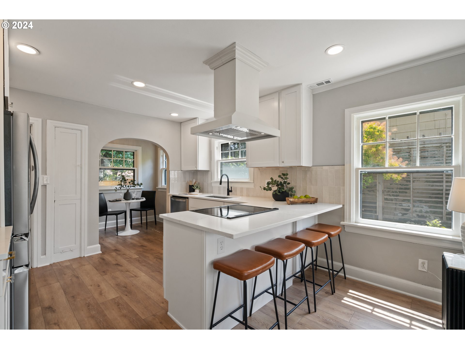 property viewer photo 2
