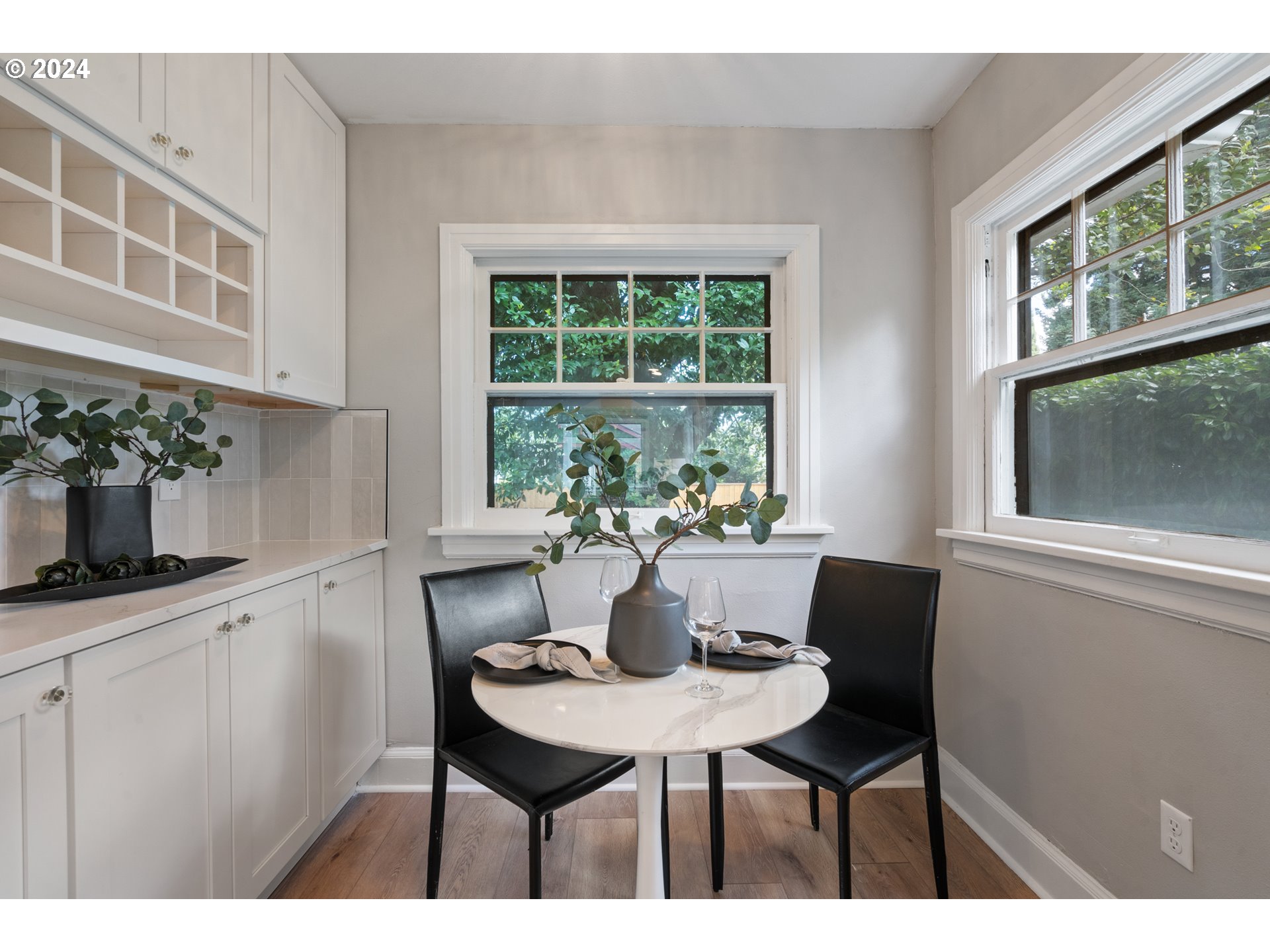 property viewer photo 3