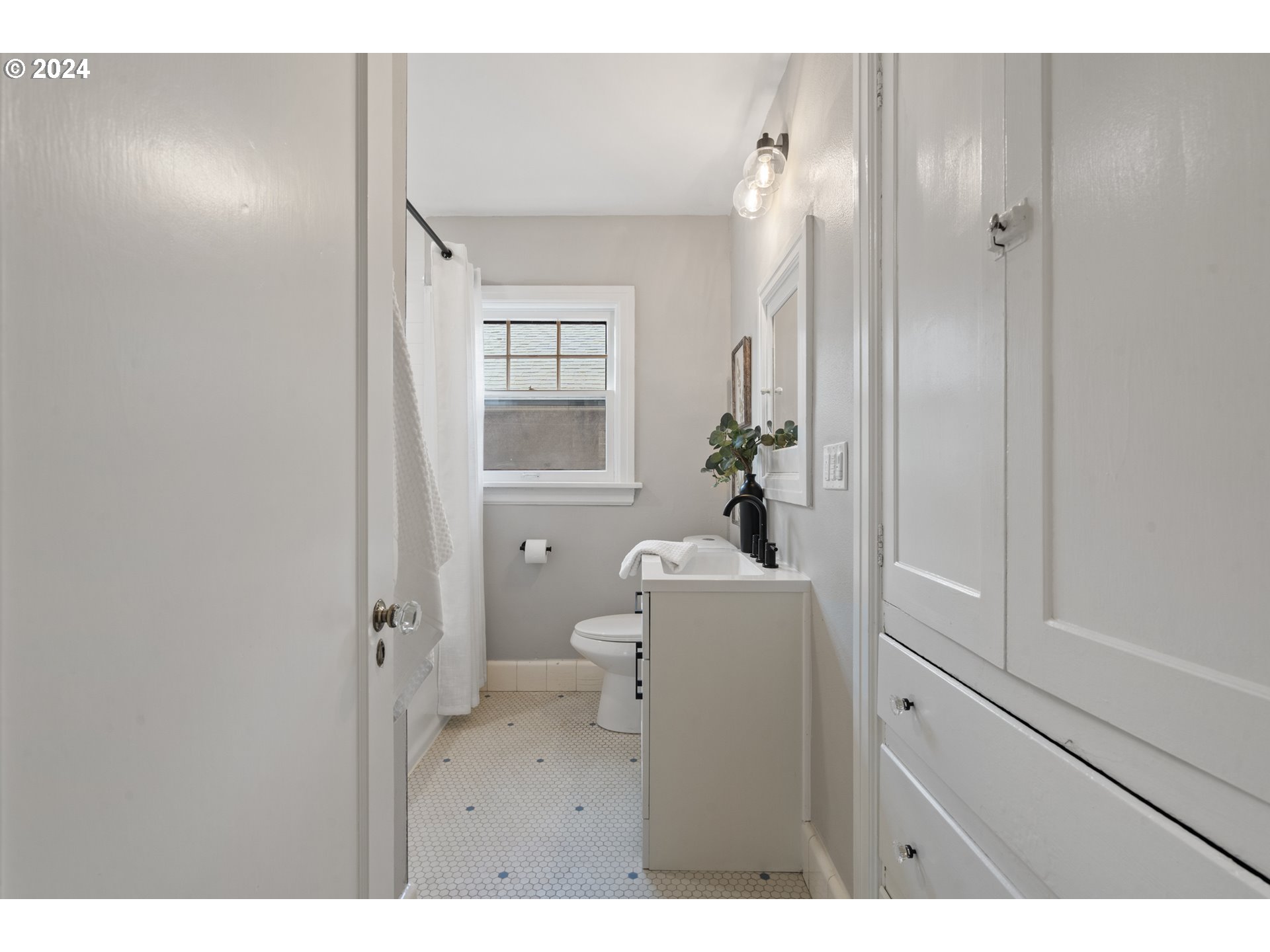 property viewer photo 4
