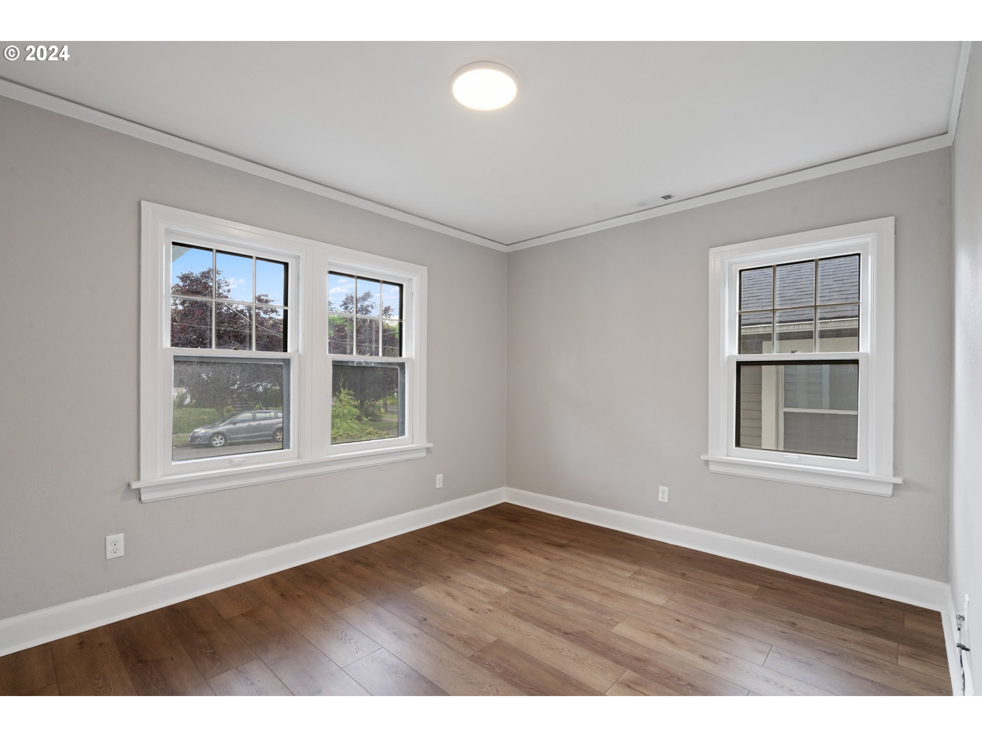 property viewer photo 5