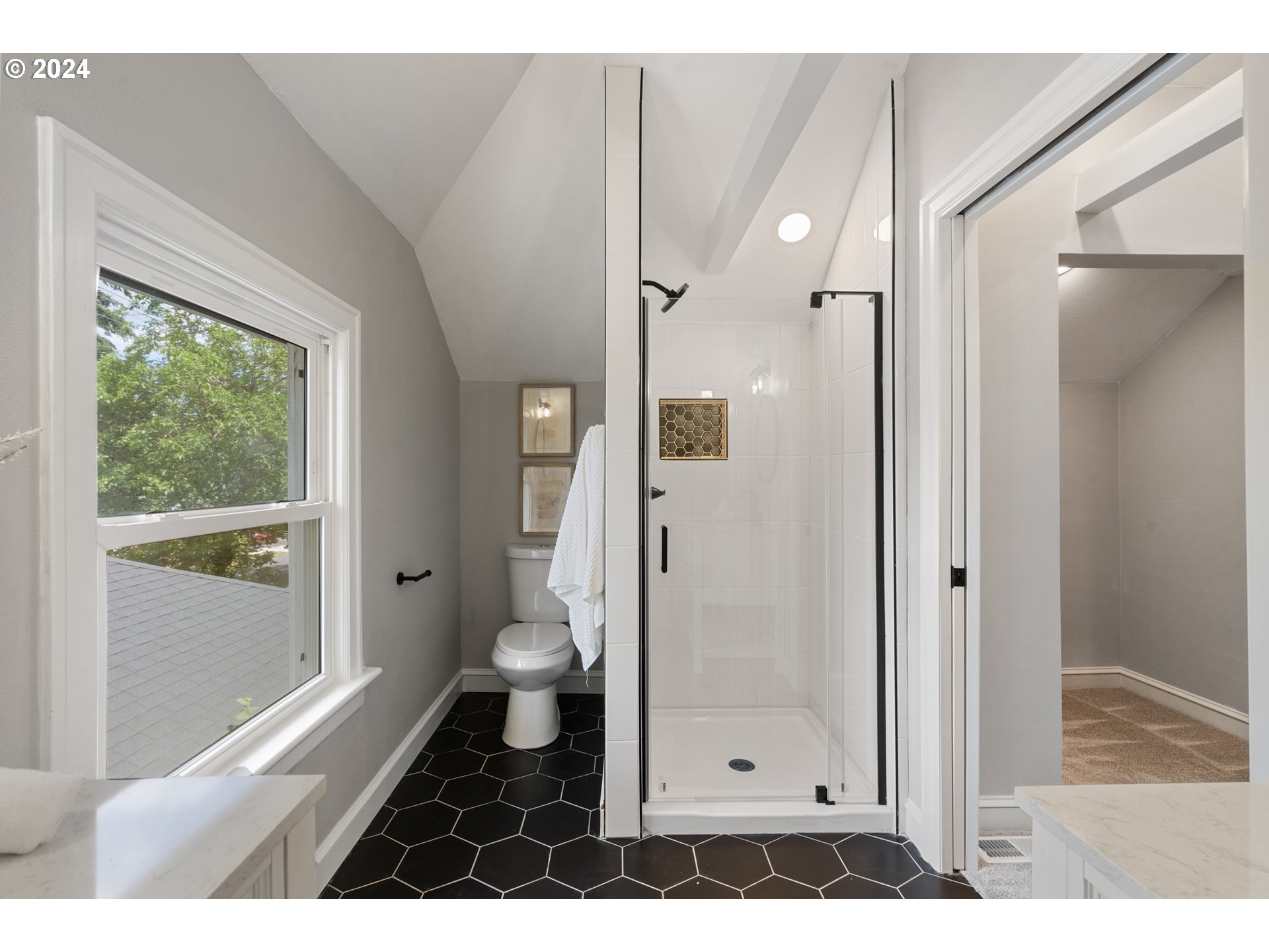 property viewer photo 8