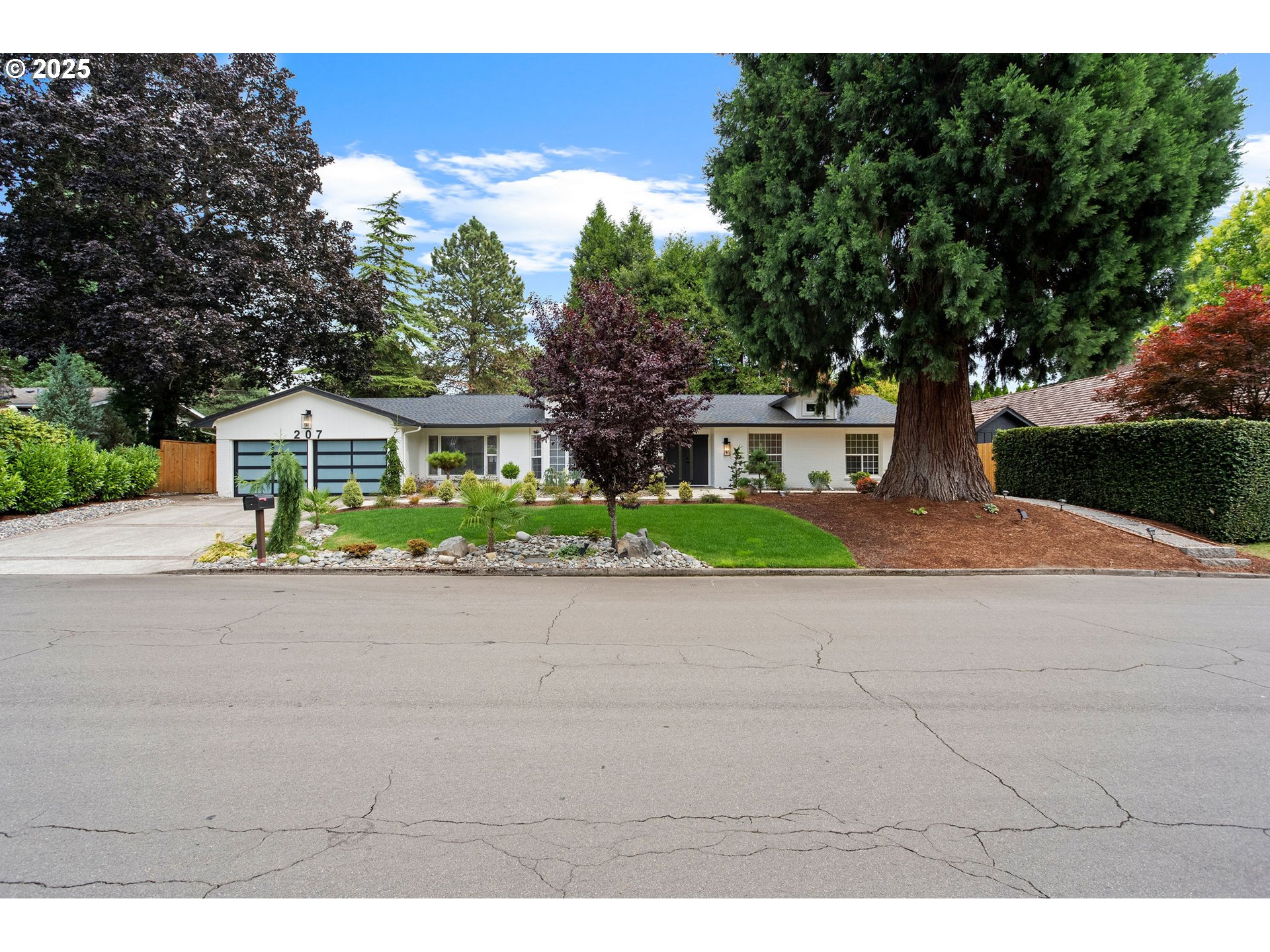 property viewer photo 1