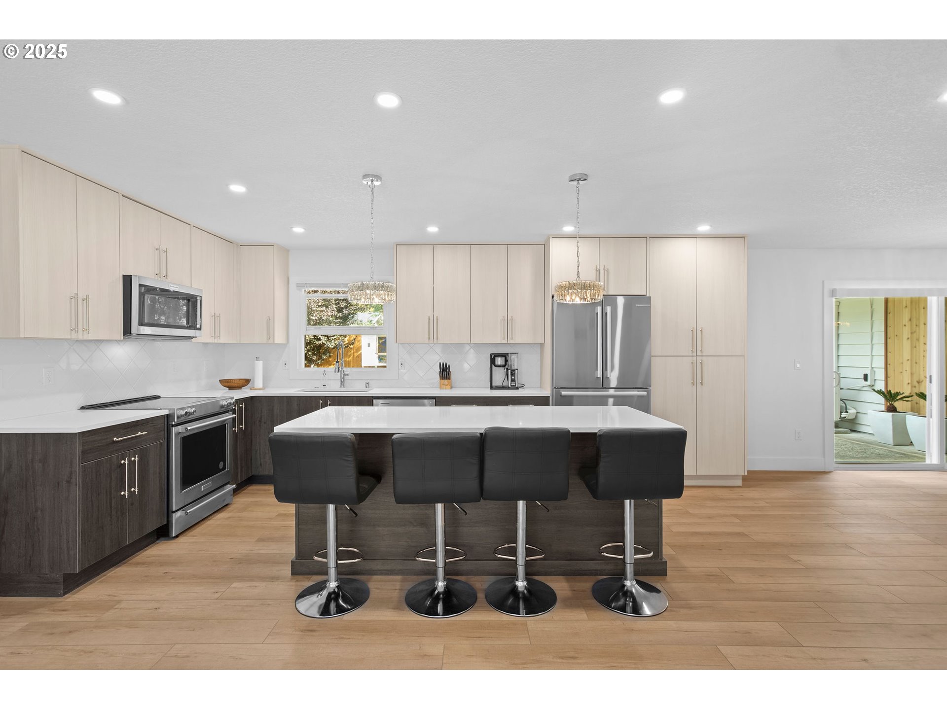 property viewer photo 18