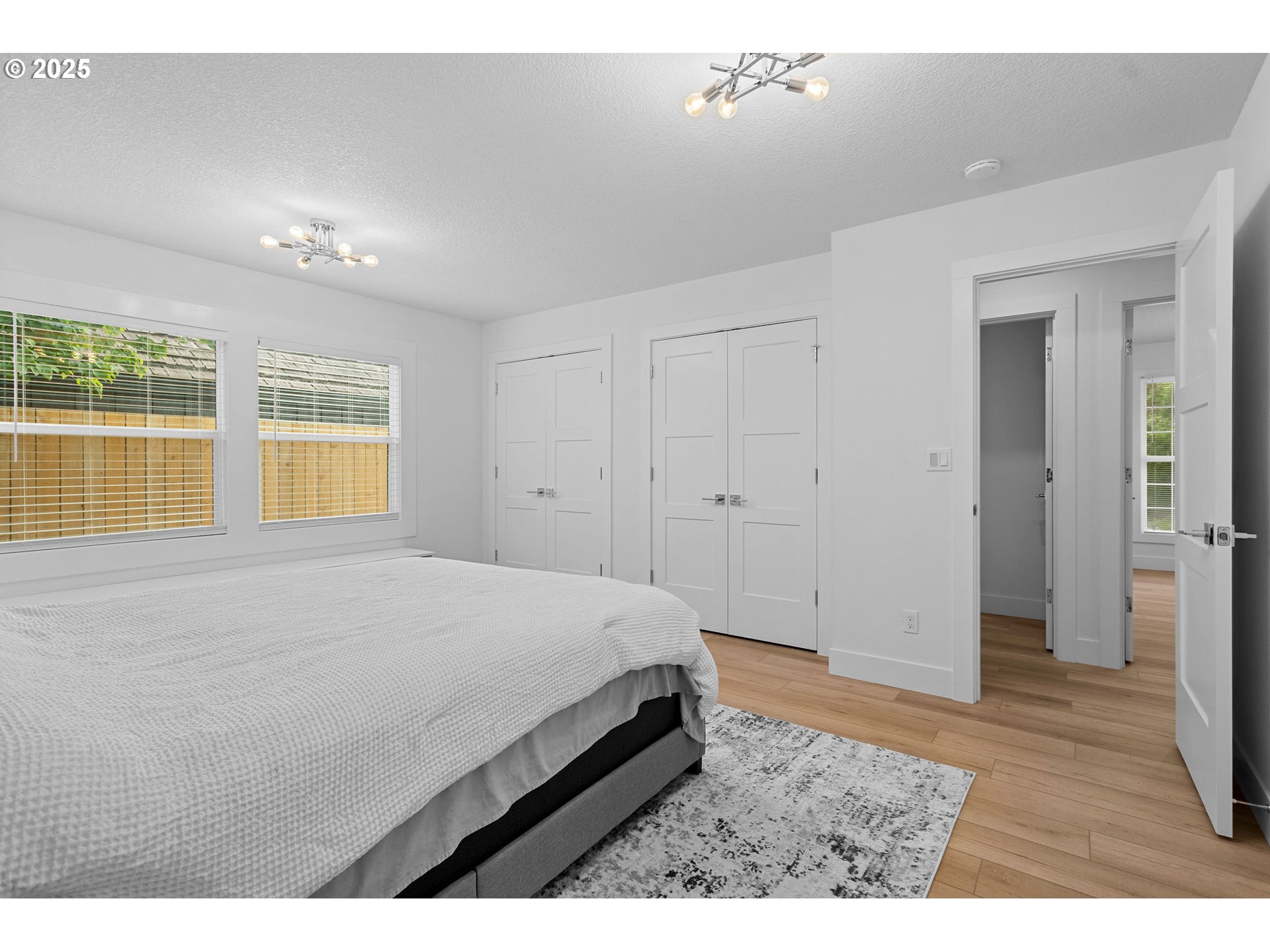 property viewer photo 26