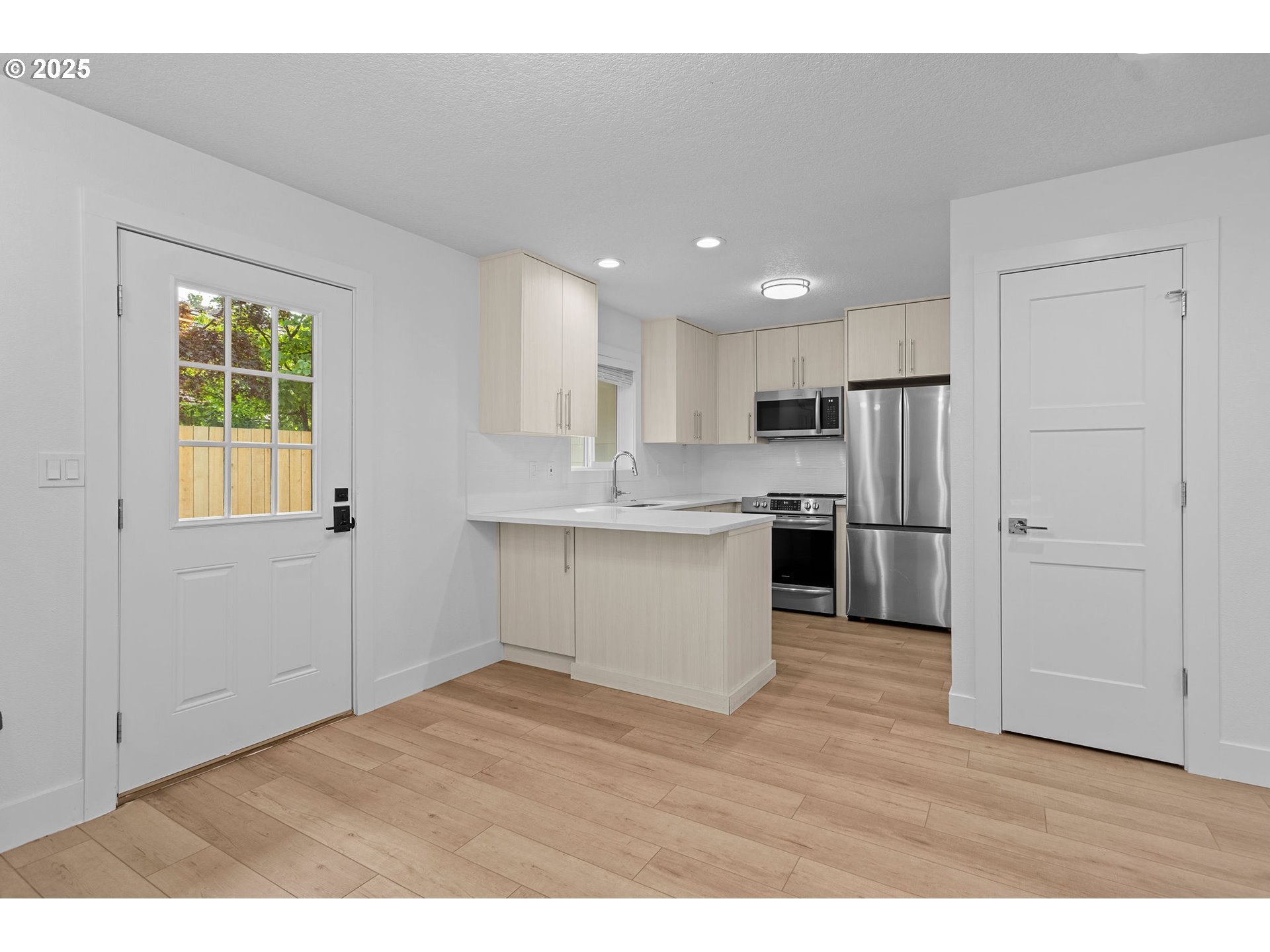 property viewer photo 32