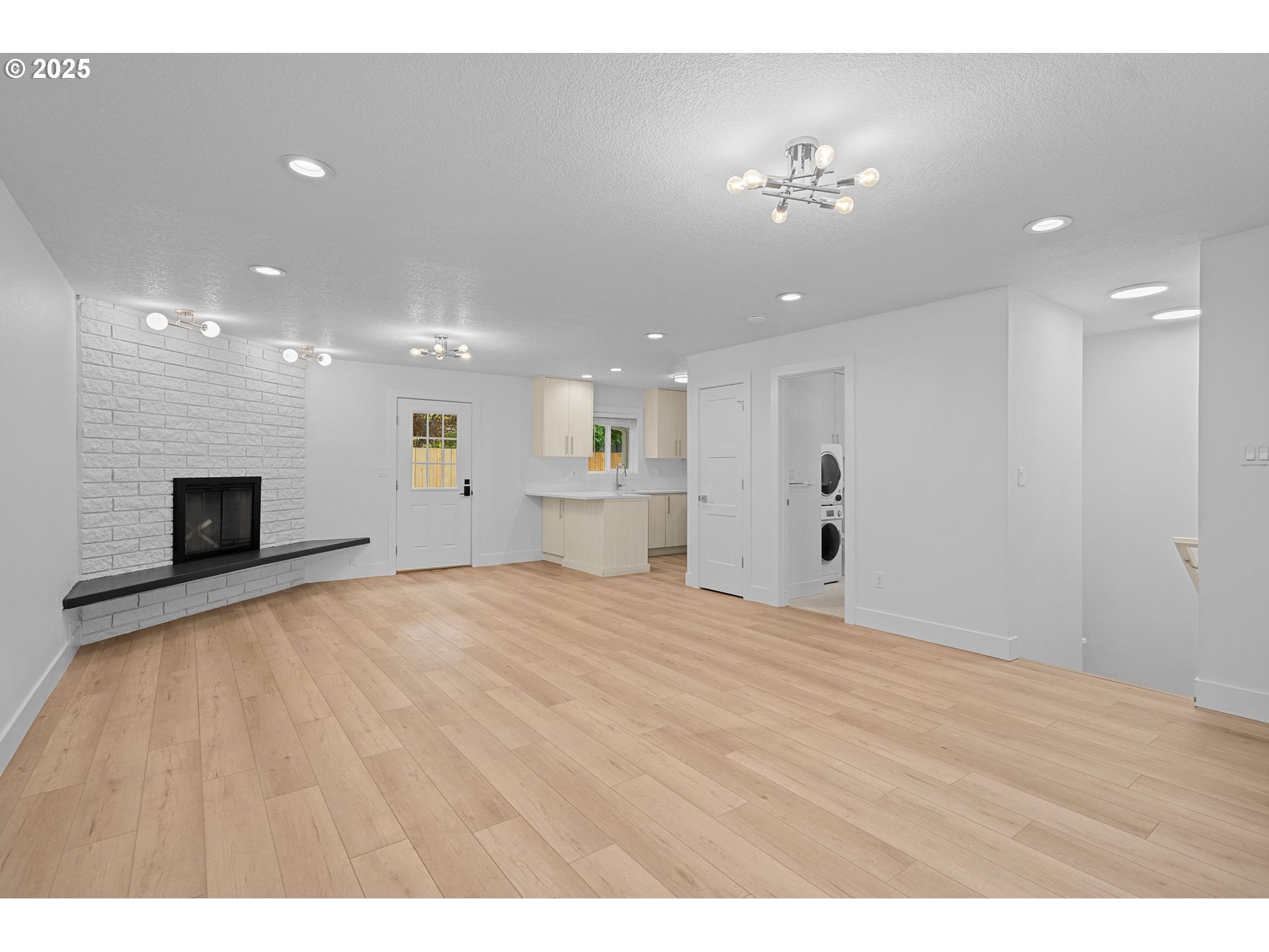 property viewer photo 34