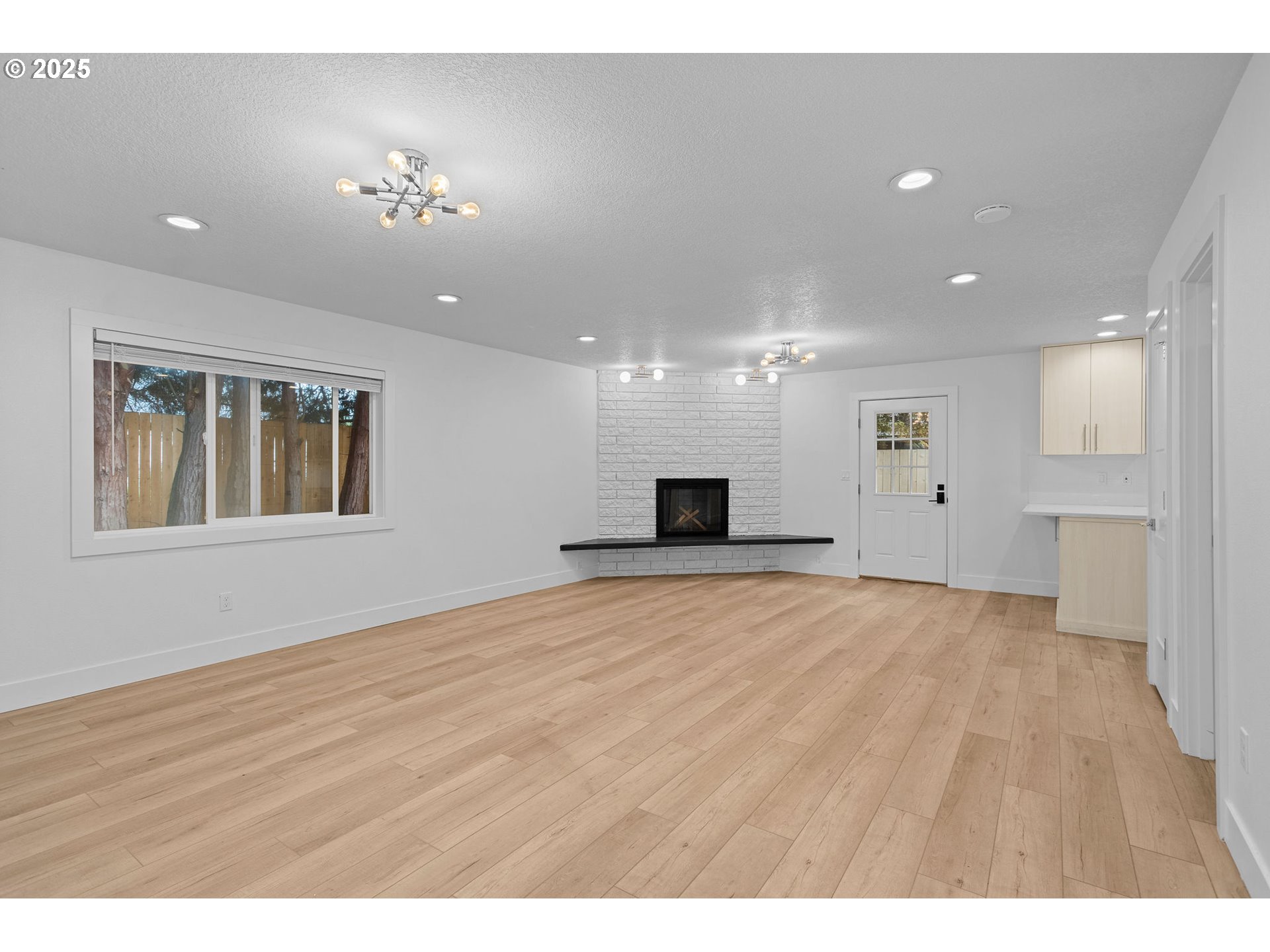 property viewer photo 35