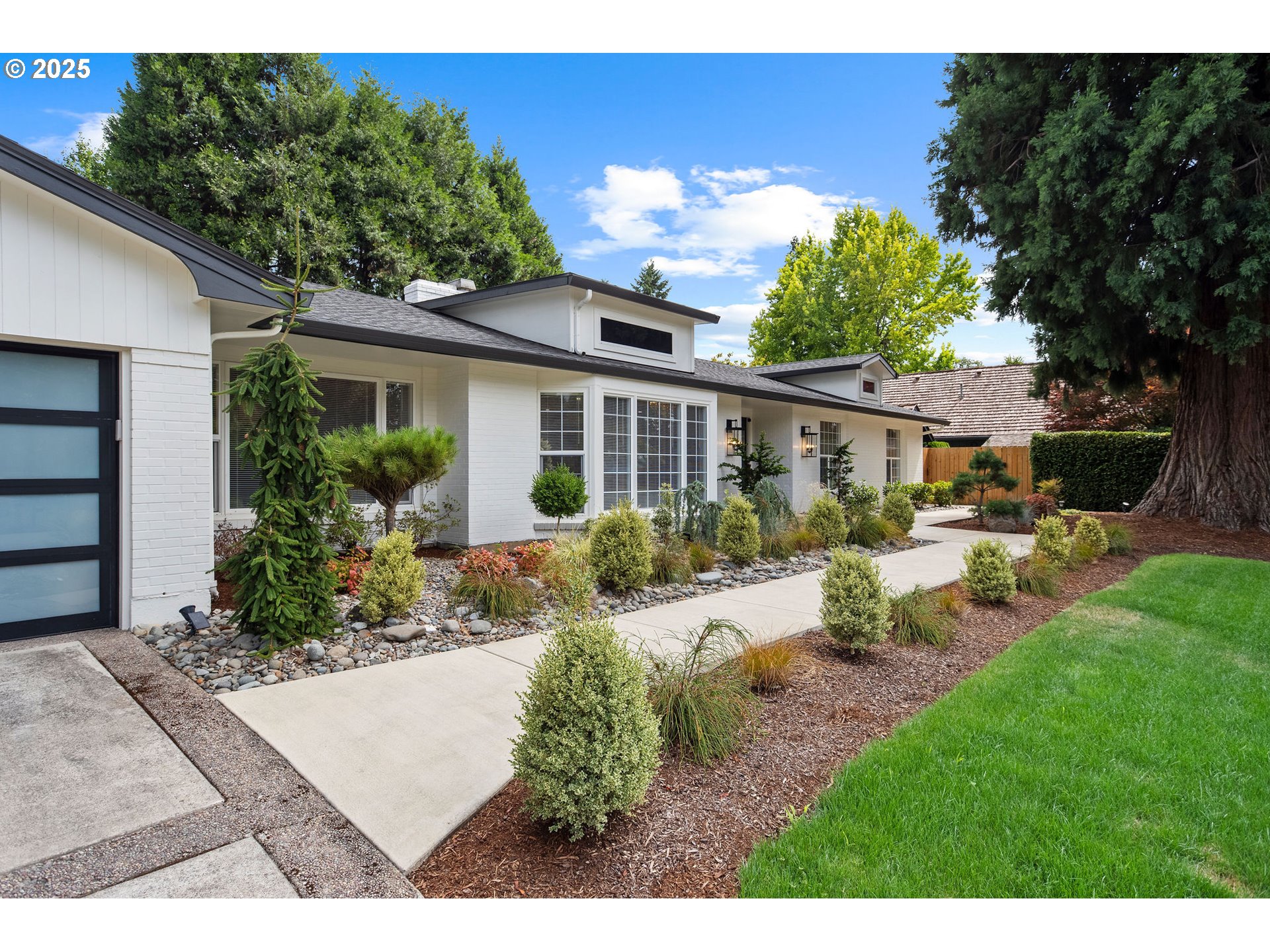 property viewer photo 4