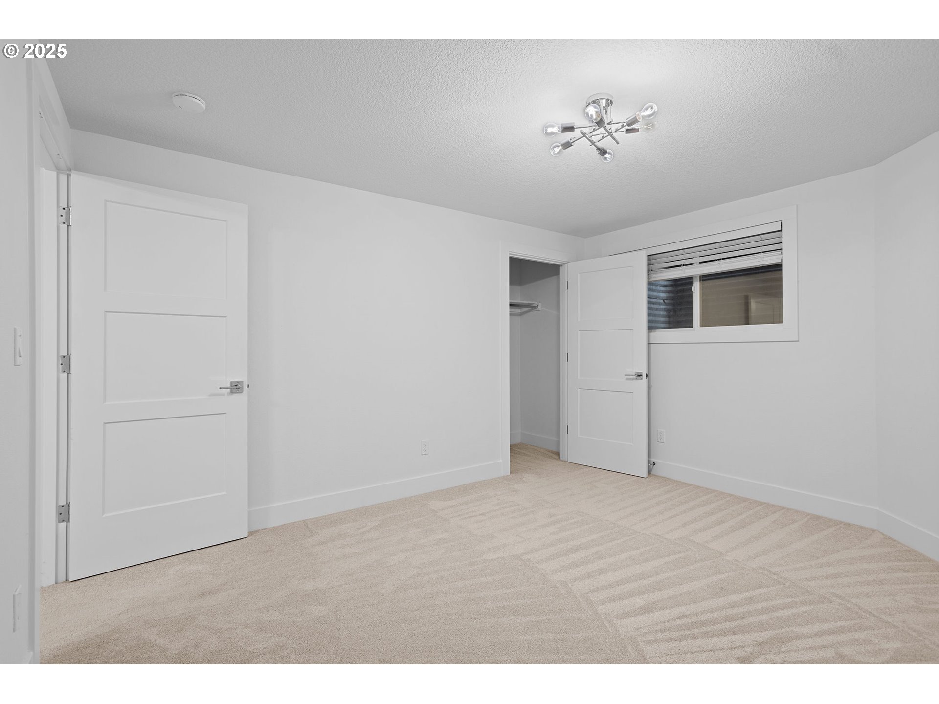 property viewer photo 40