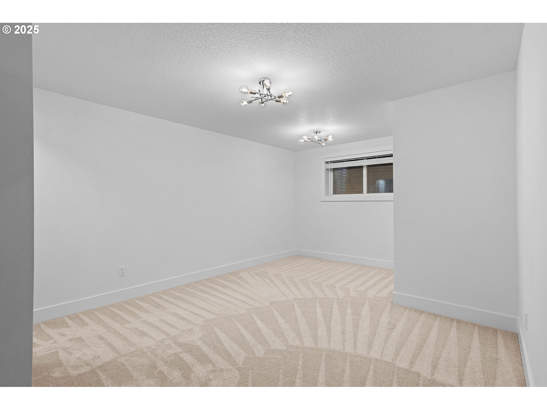 property viewer photo 41