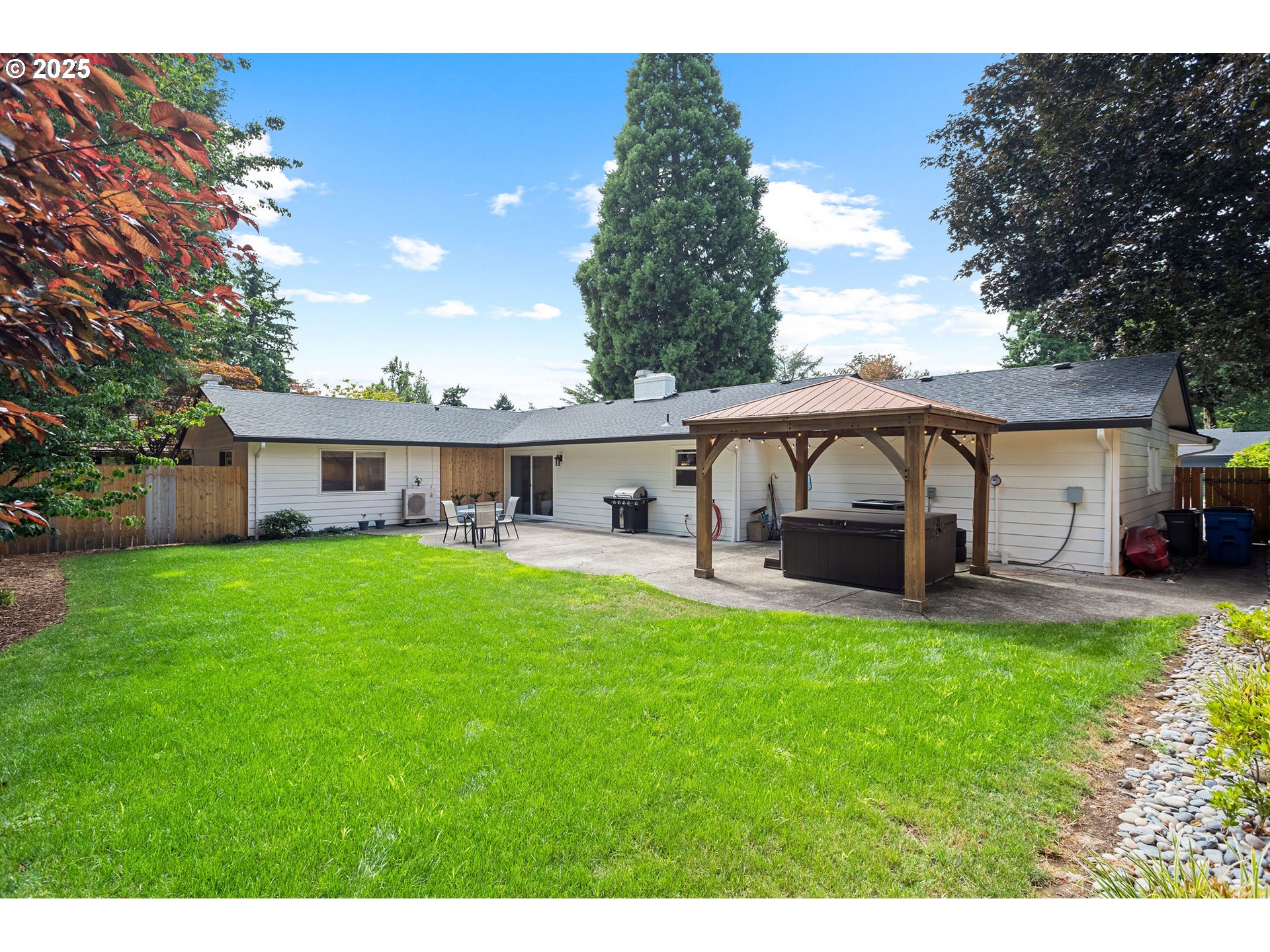 property viewer photo 44