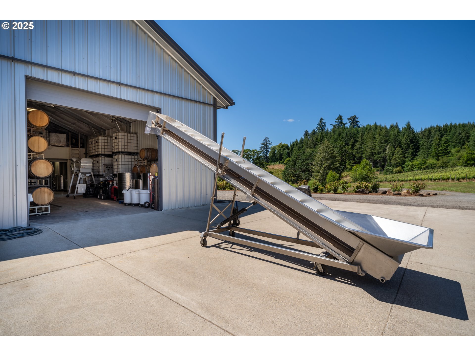 main property photo 40