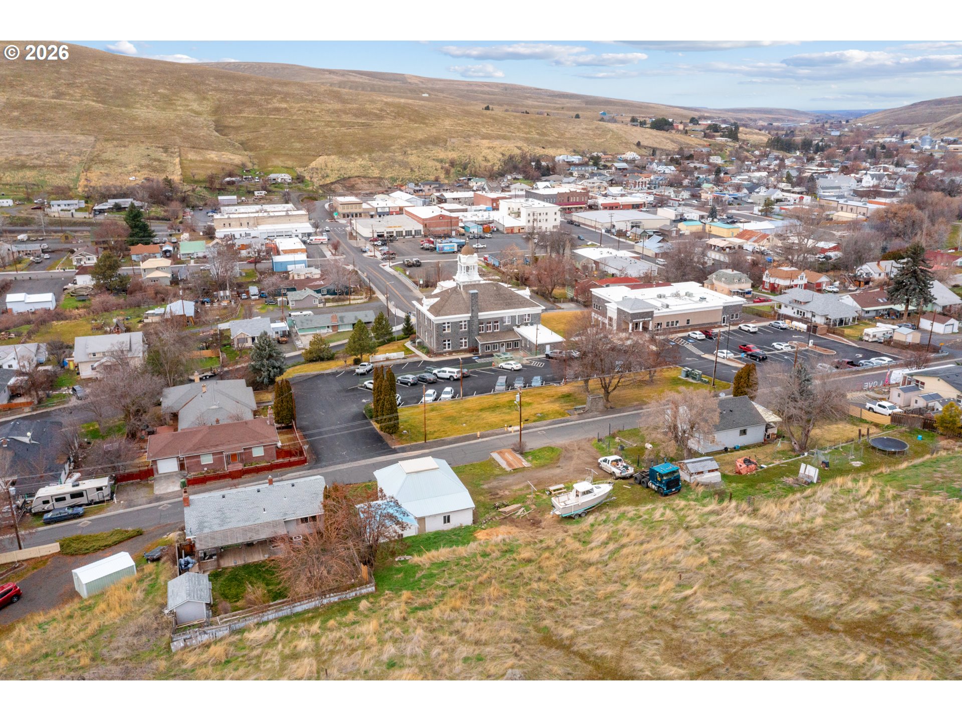 main property photo 40