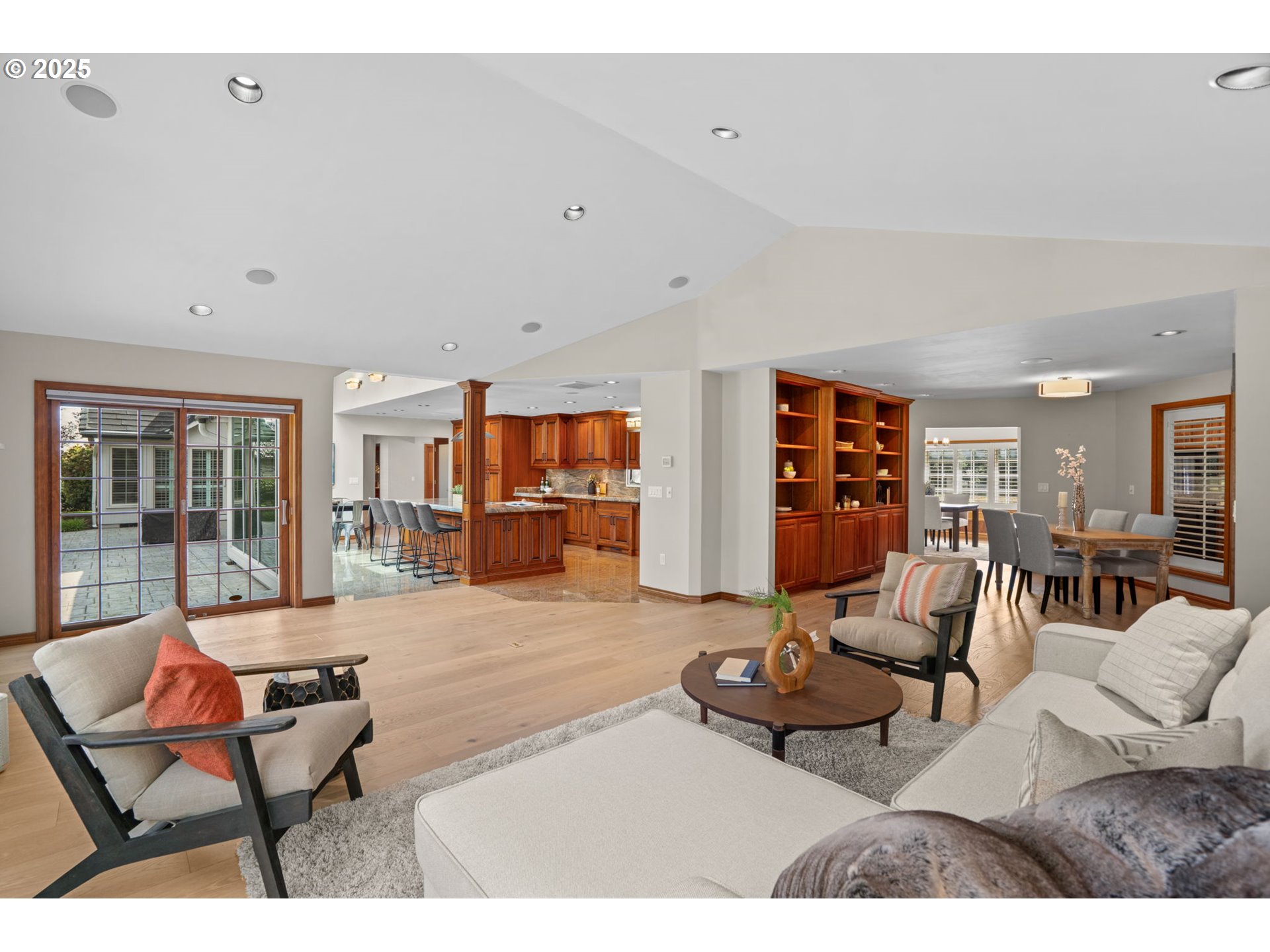 property viewer photo 11