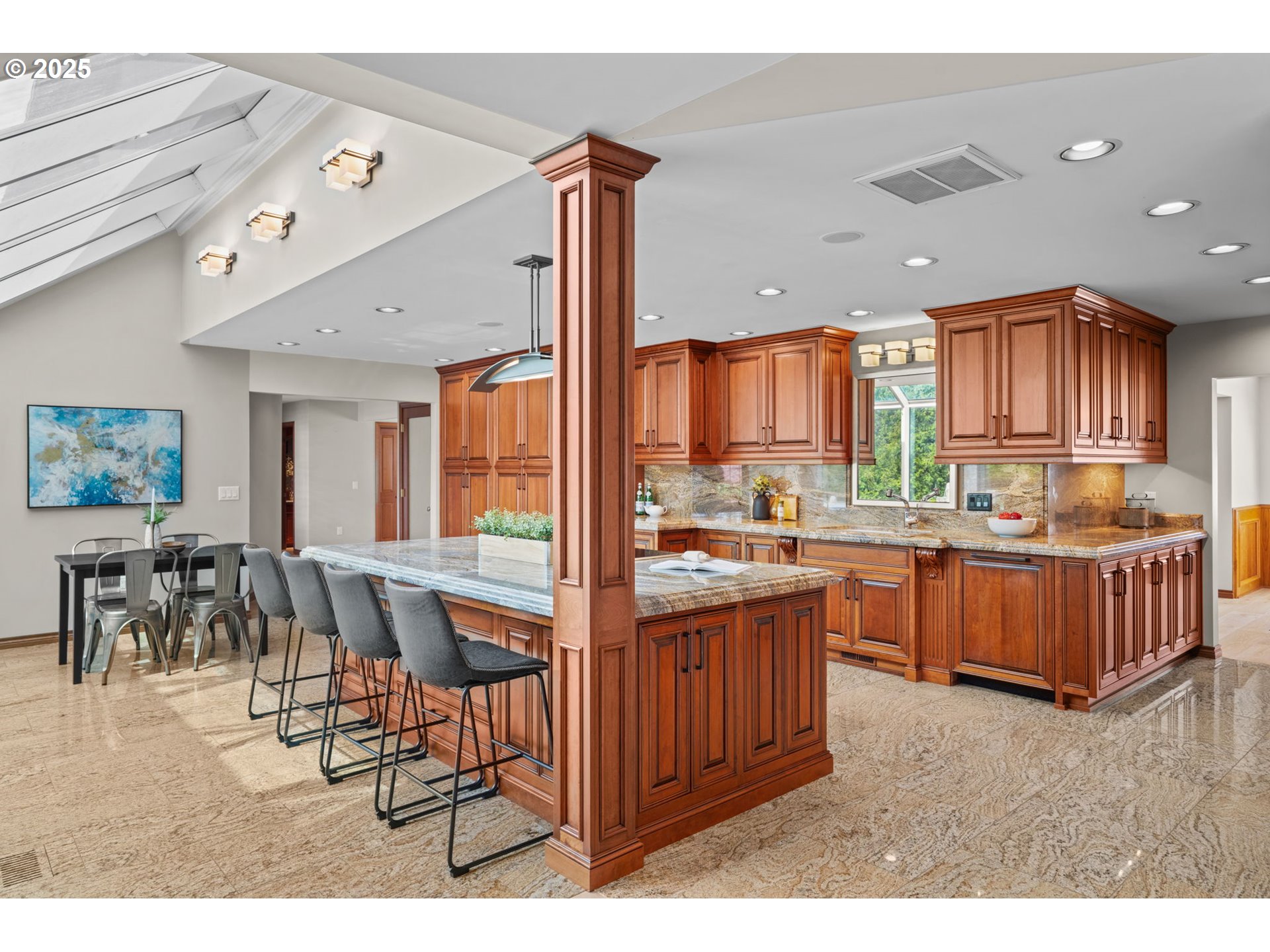 property viewer photo 12