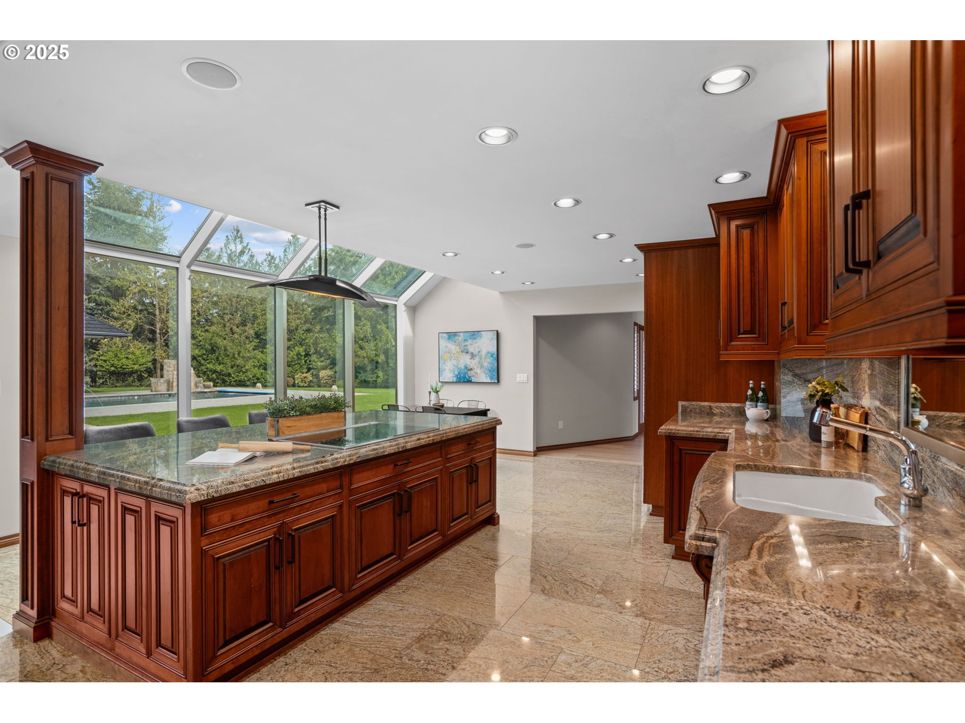 property viewer photo 13