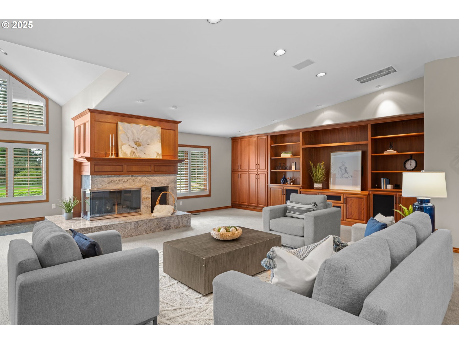 property viewer photo 18