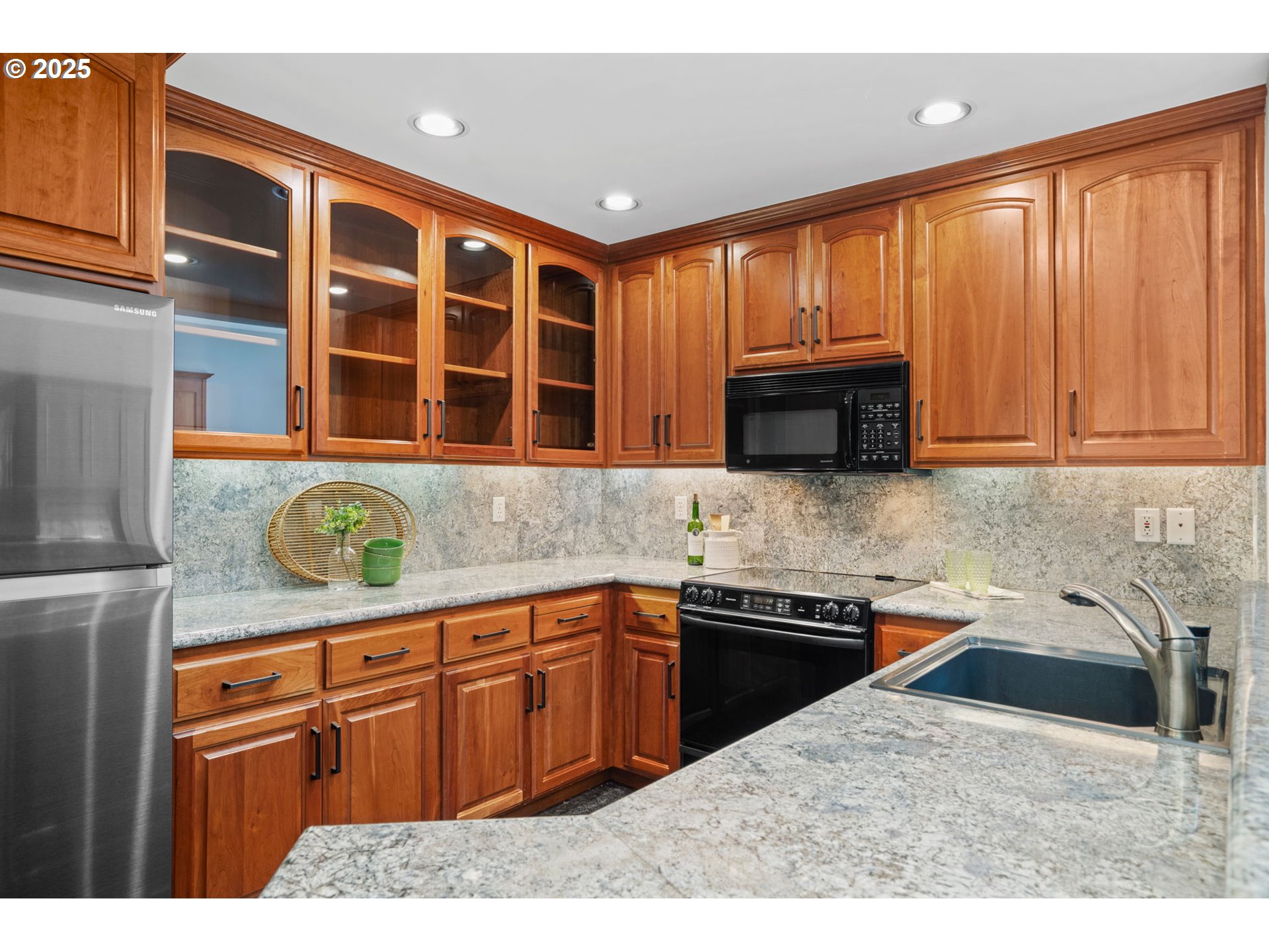 property viewer photo 19