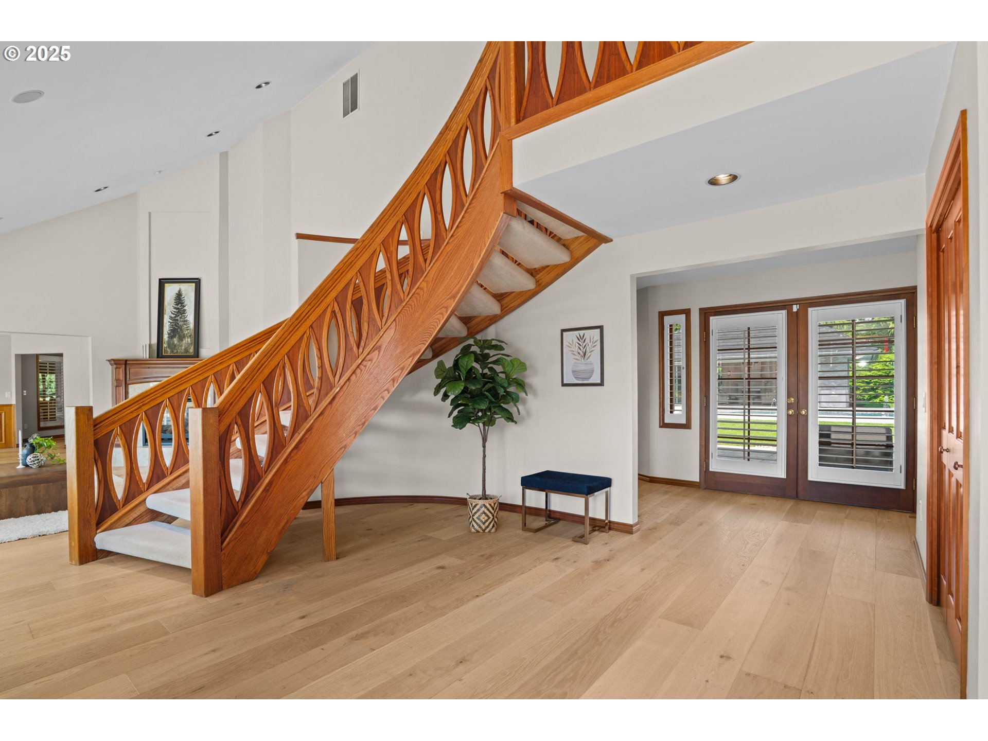property viewer photo 2