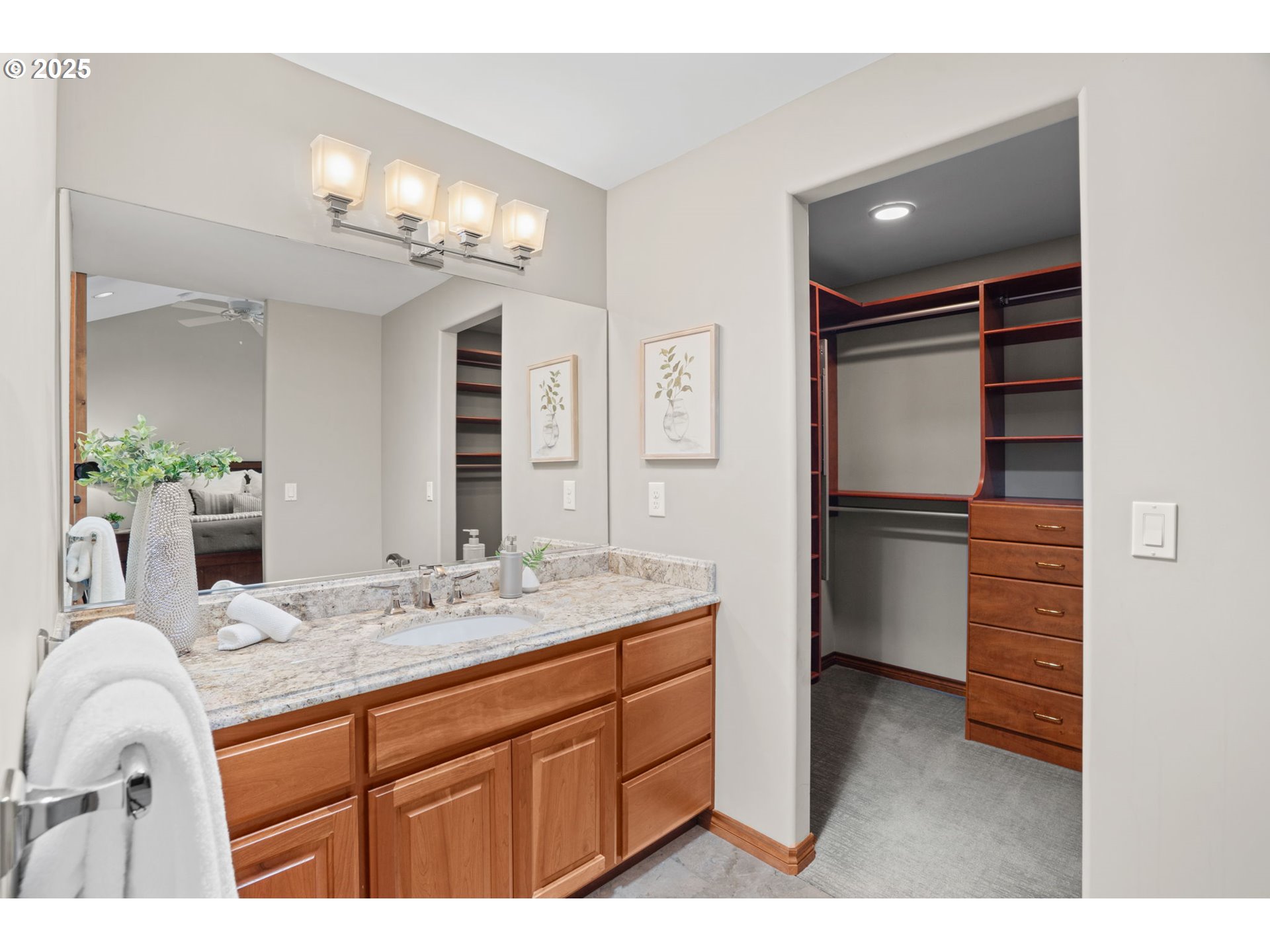 property viewer photo 23