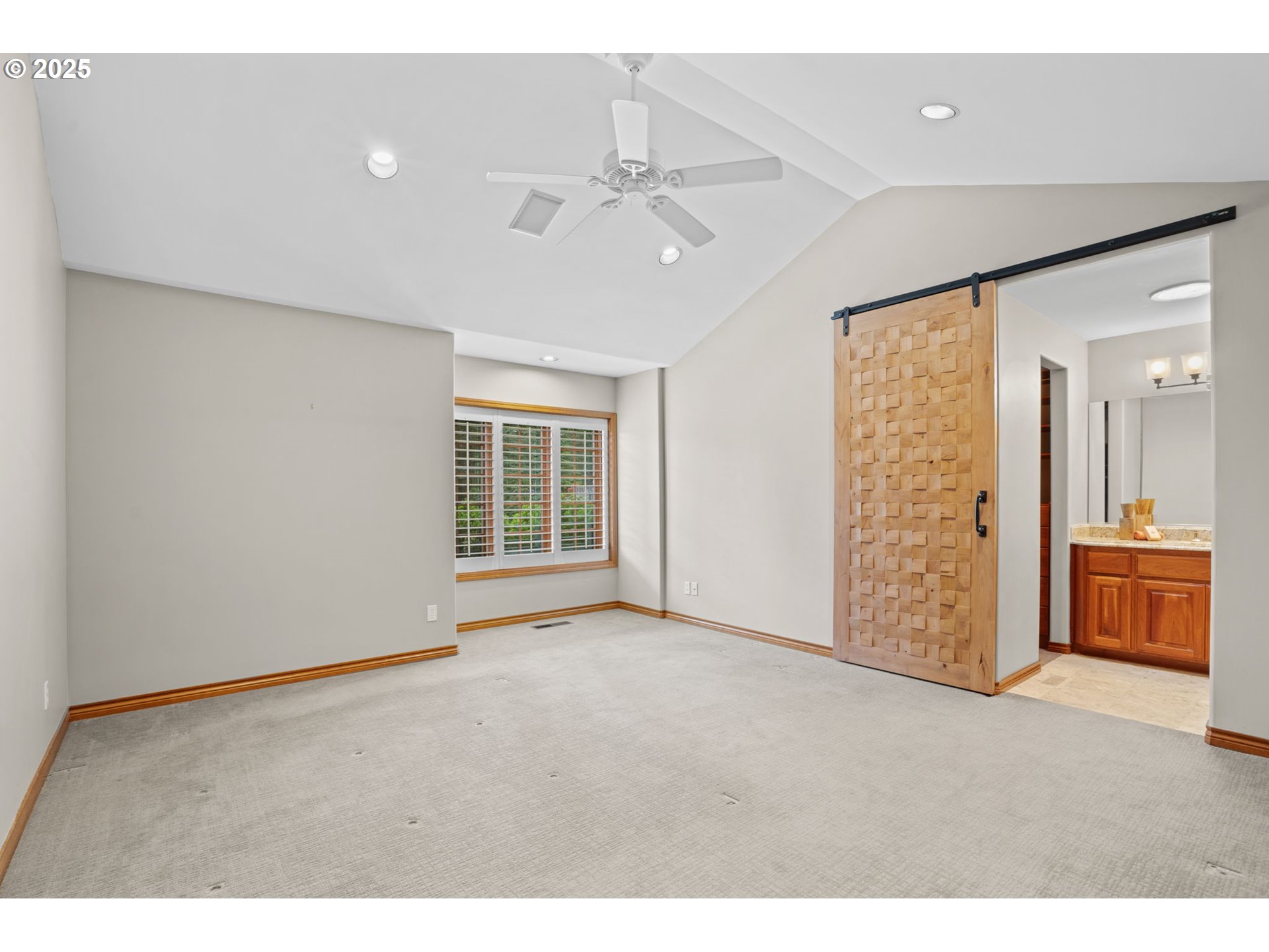 property viewer photo 25