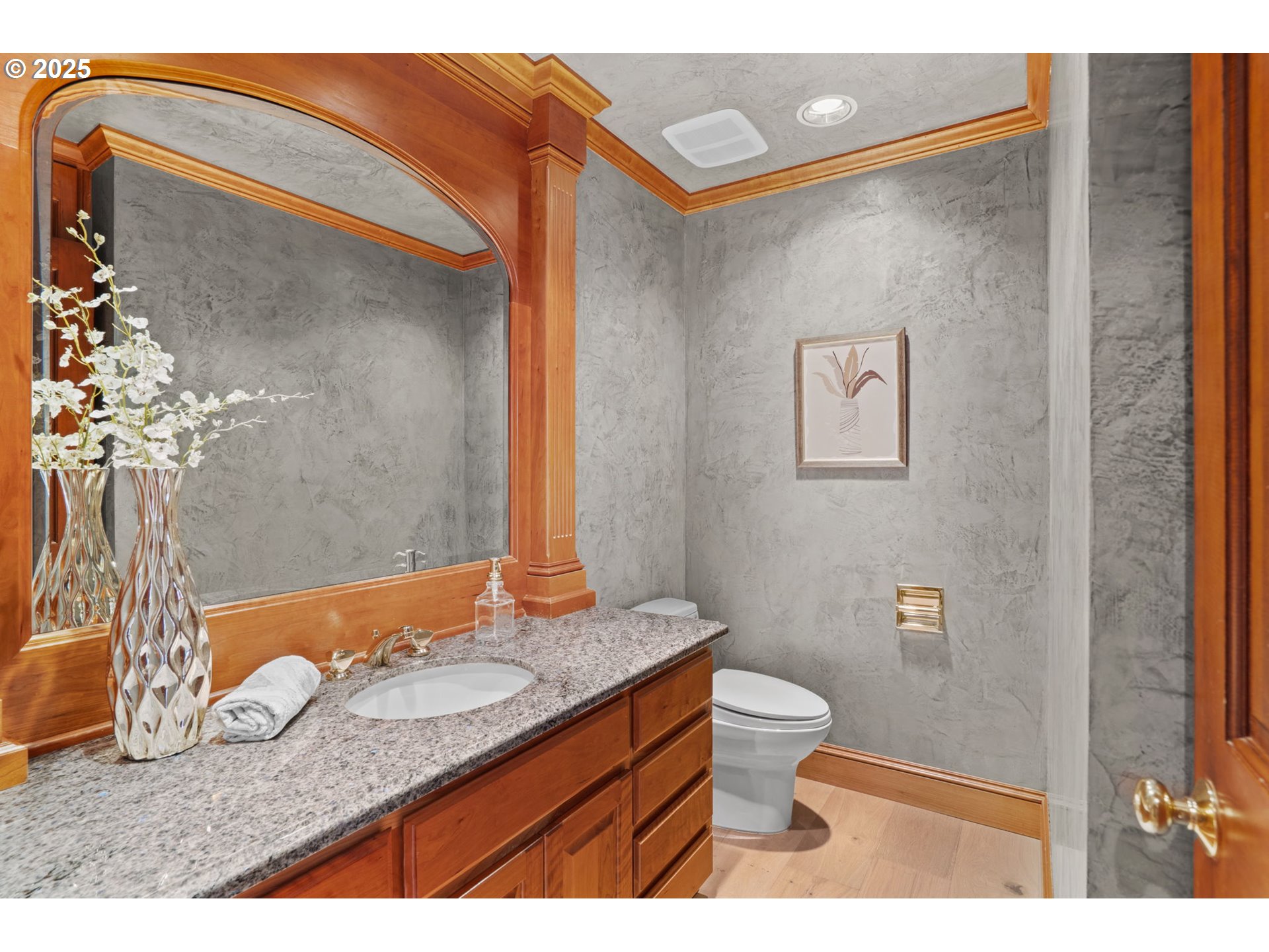 property viewer photo 26